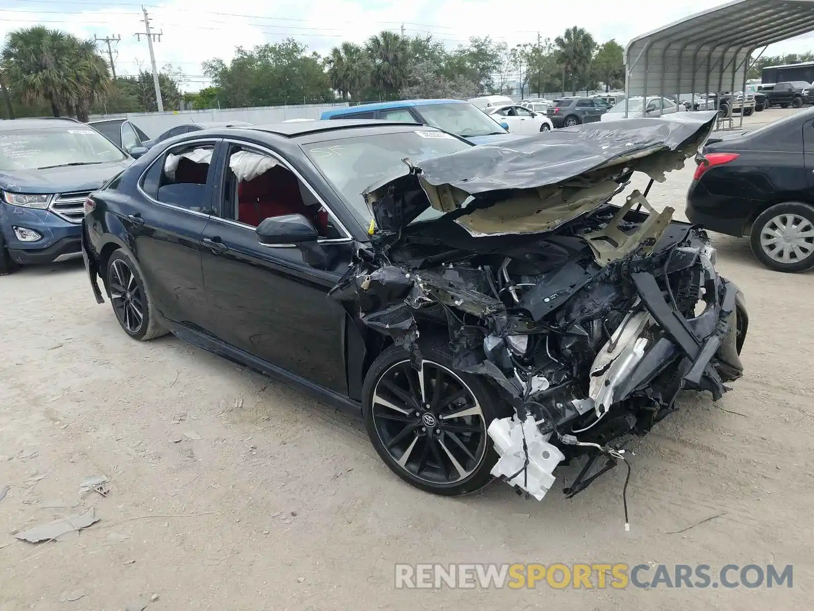 1 Photograph of a damaged car 4T1B61HK7KU805293 TOYOTA CAMRY 2019