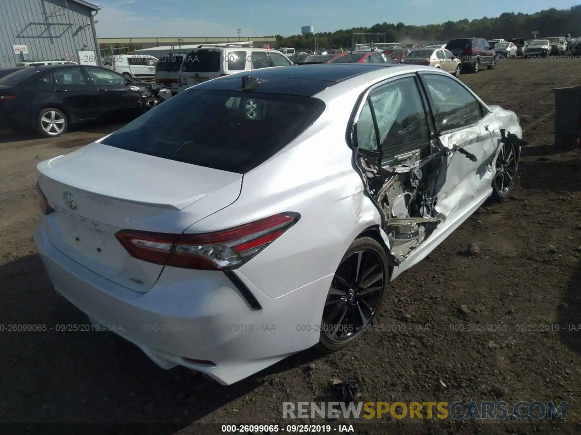 4 Photograph of a damaged car 4T1B61HK7KU815502 TOYOTA CAMRY 2019