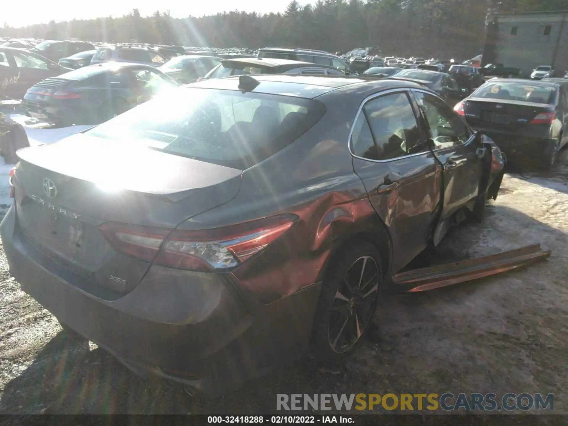 4 Photograph of a damaged car 4T1B61HK7KU817928 TOYOTA CAMRY 2019