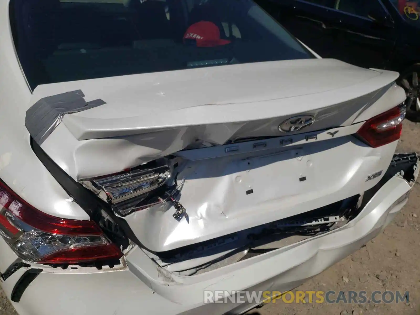 9 Photograph of a damaged car 4T1B61HK7KU824782 TOYOTA CAMRY 2019