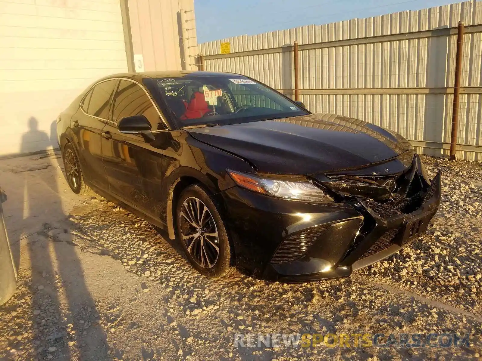 1 Photograph of a damaged car 4T1B61HK7KU827004 TOYOTA CAMRY 2019