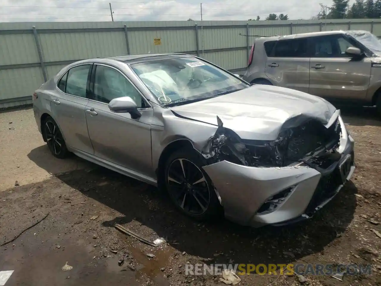 1 Photograph of a damaged car 4T1B61HK7KU828766 TOYOTA CAMRY 2019