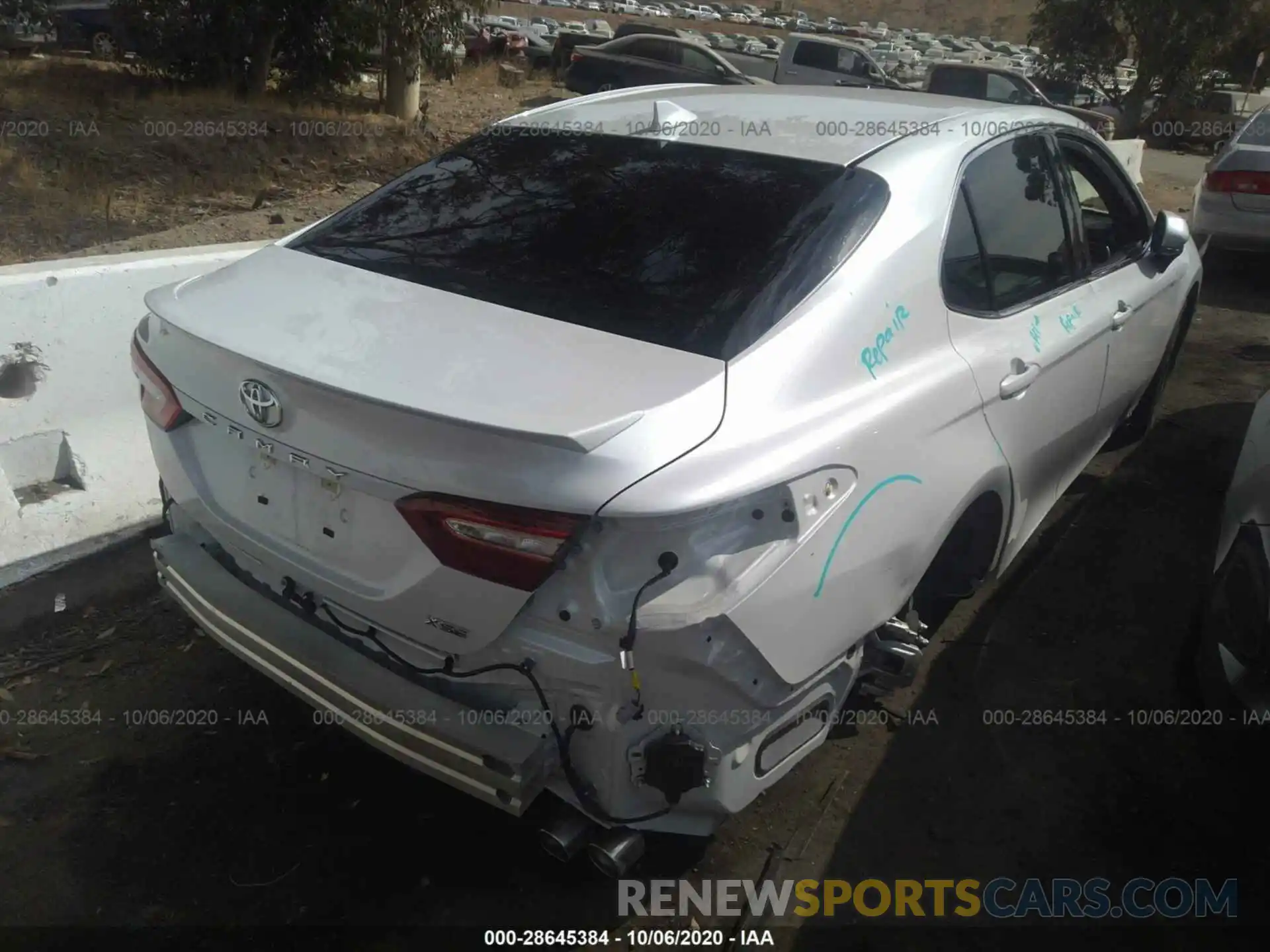 4 Photograph of a damaged car 4T1B61HK7KU841999 TOYOTA CAMRY 2019