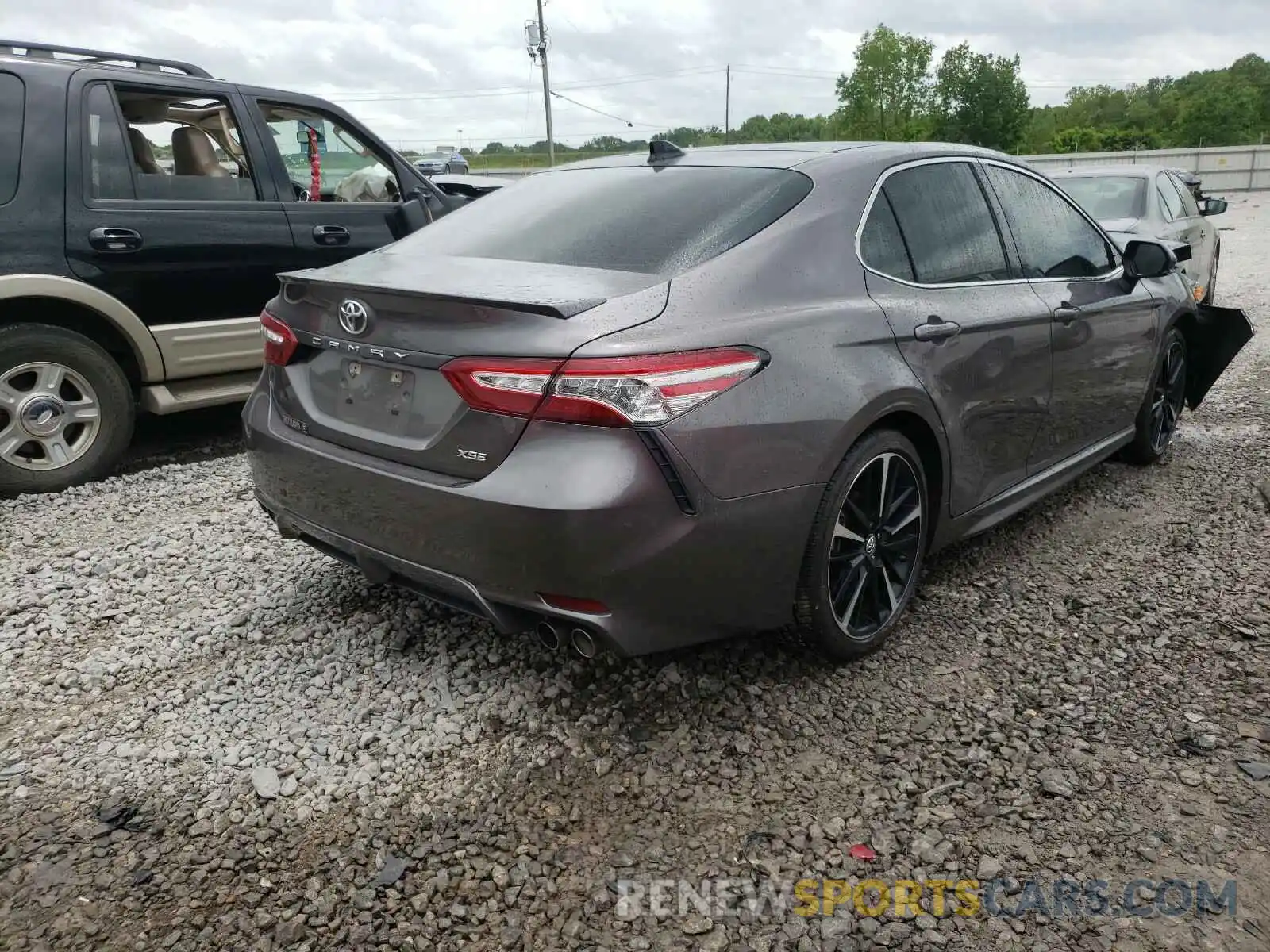 4 Photograph of a damaged car 4T1B61HK7KU848340 TOYOTA CAMRY 2019