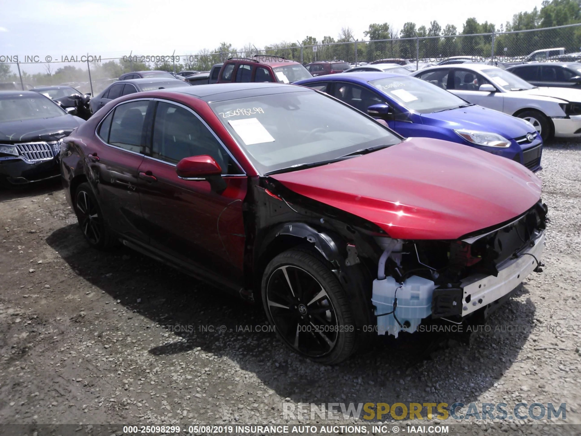 1 Photograph of a damaged car 4T1B61HK8KU166647 TOYOTA CAMRY 2019