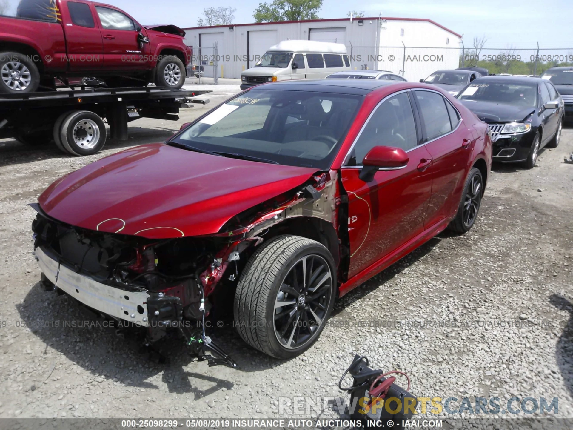 2 Photograph of a damaged car 4T1B61HK8KU166647 TOYOTA CAMRY 2019