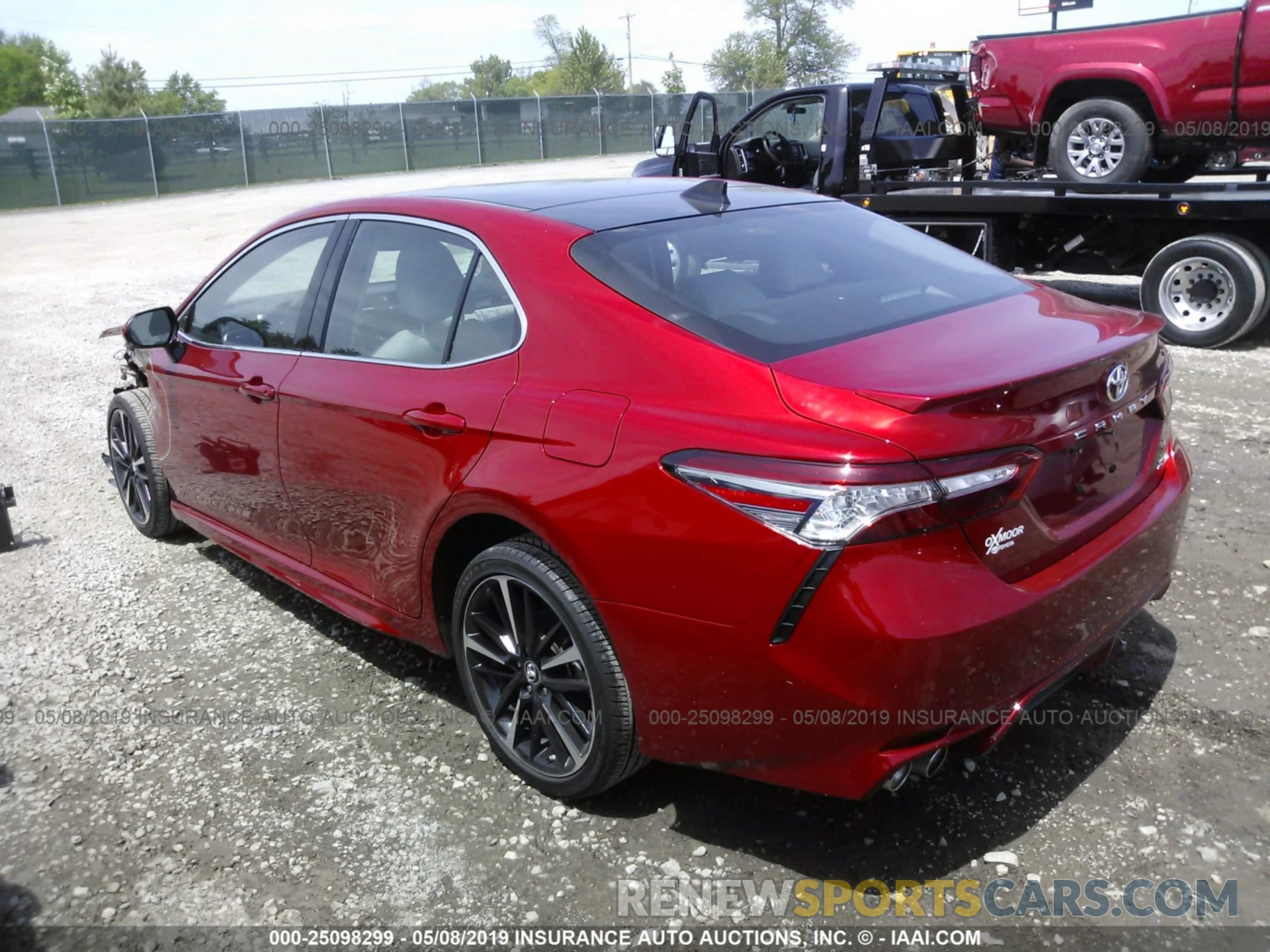 3 Photograph of a damaged car 4T1B61HK8KU166647 TOYOTA CAMRY 2019