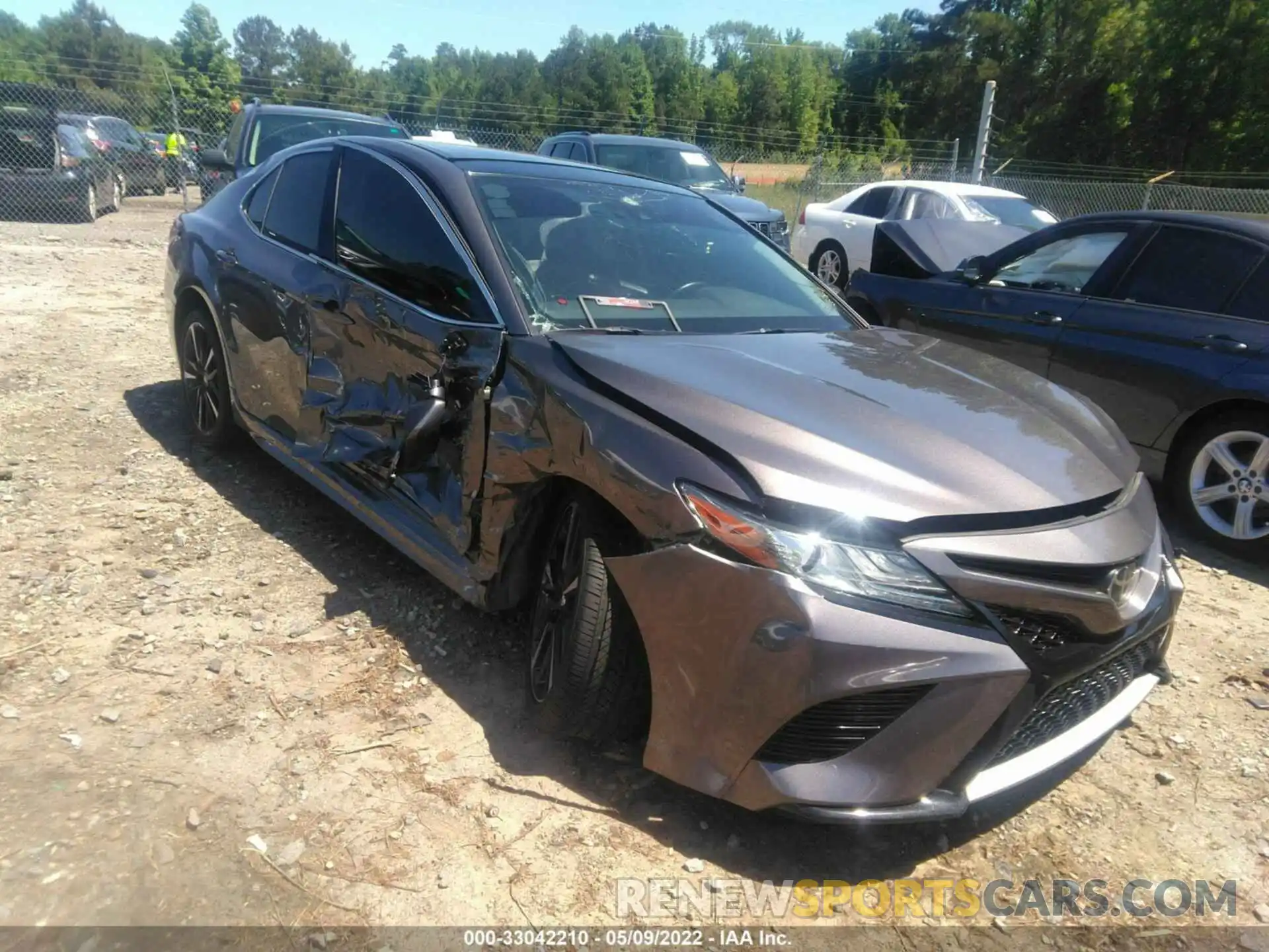 1 Photograph of a damaged car 4T1B61HK8KU168530 TOYOTA CAMRY 2019