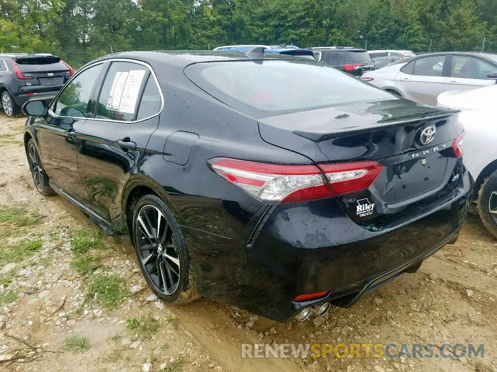 3 Photograph of a damaged car 4T1B61HK8KU169175 TOYOTA CAMRY 2019