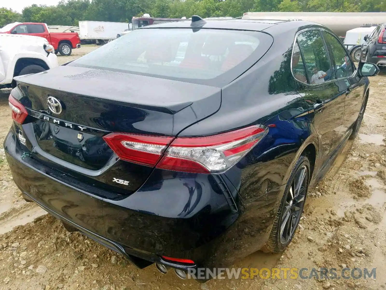 4 Photograph of a damaged car 4T1B61HK8KU169175 TOYOTA CAMRY 2019