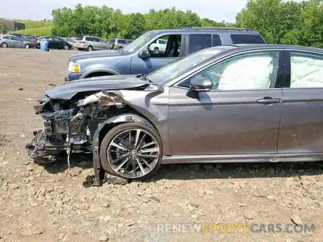 9 Photograph of a damaged car 4T1B61HK8KU170830 TOYOTA CAMRY 2019