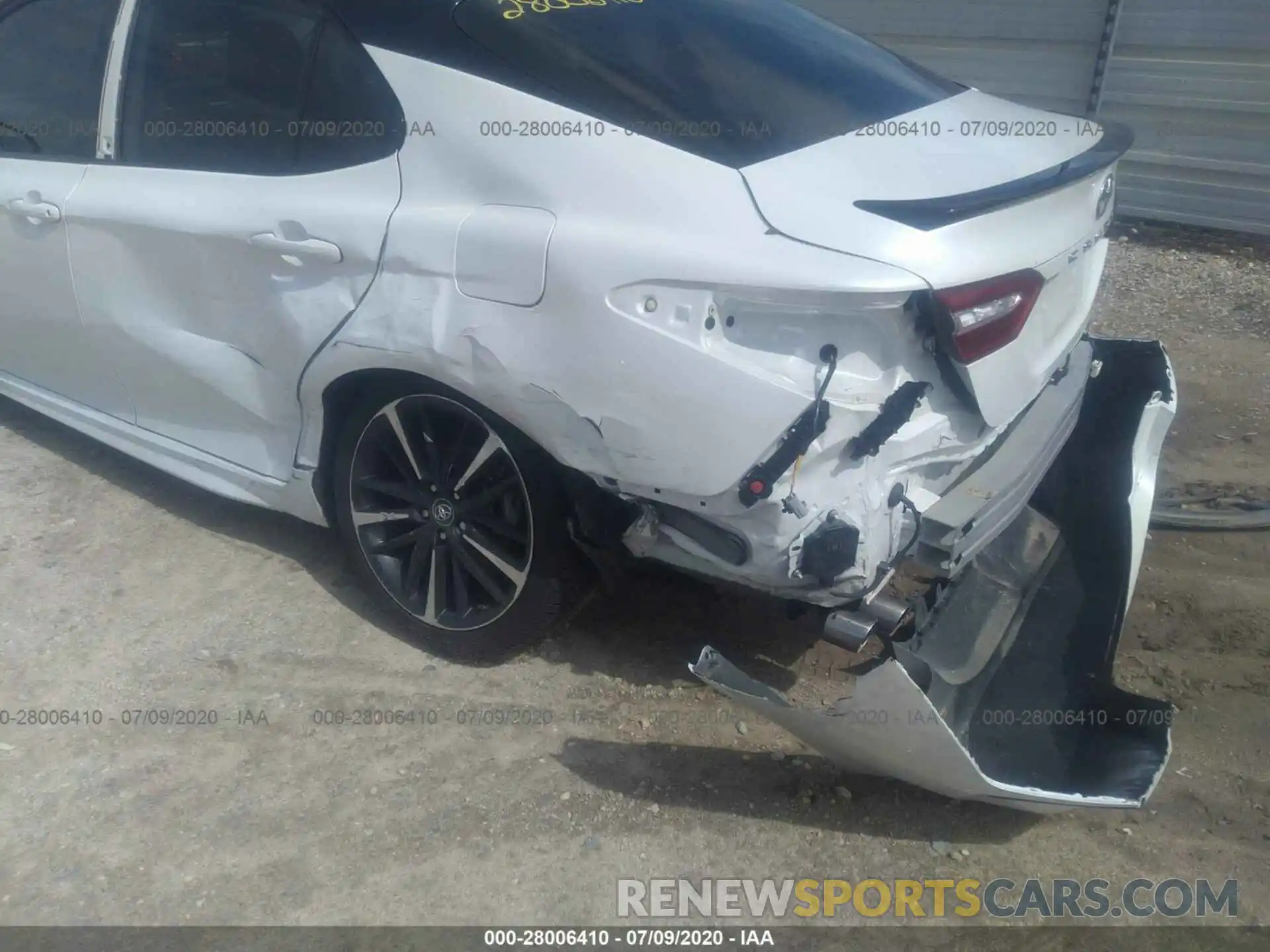 6 Photograph of a damaged car 4T1B61HK8KU172920 TOYOTA CAMRY 2019