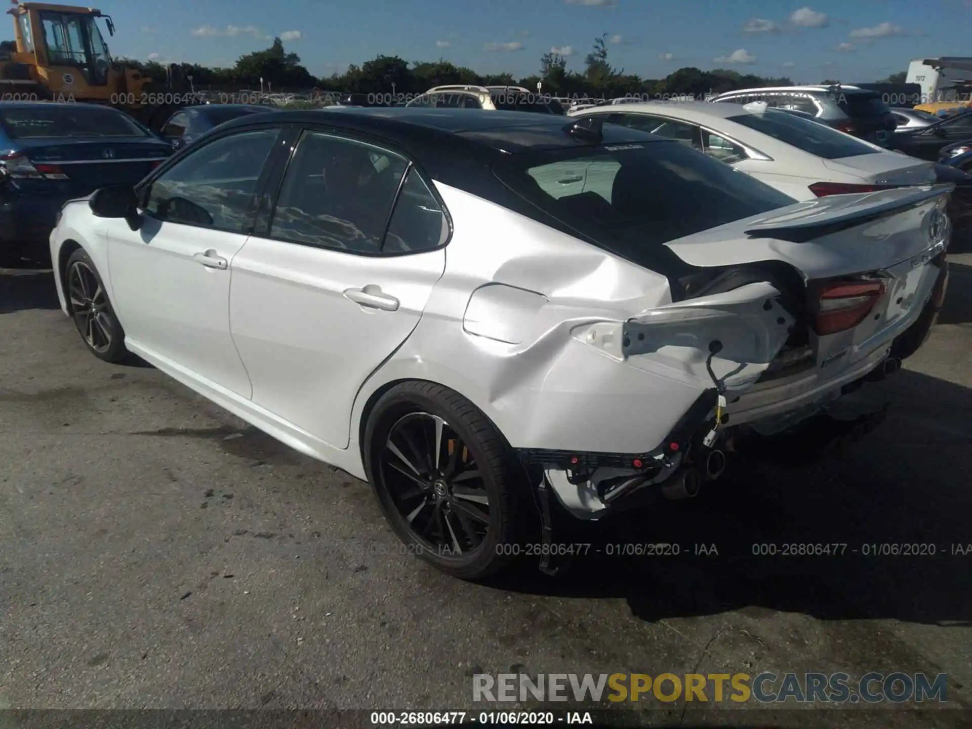 3 Photograph of a damaged car 4T1B61HK8KU185960 TOYOTA CAMRY 2019