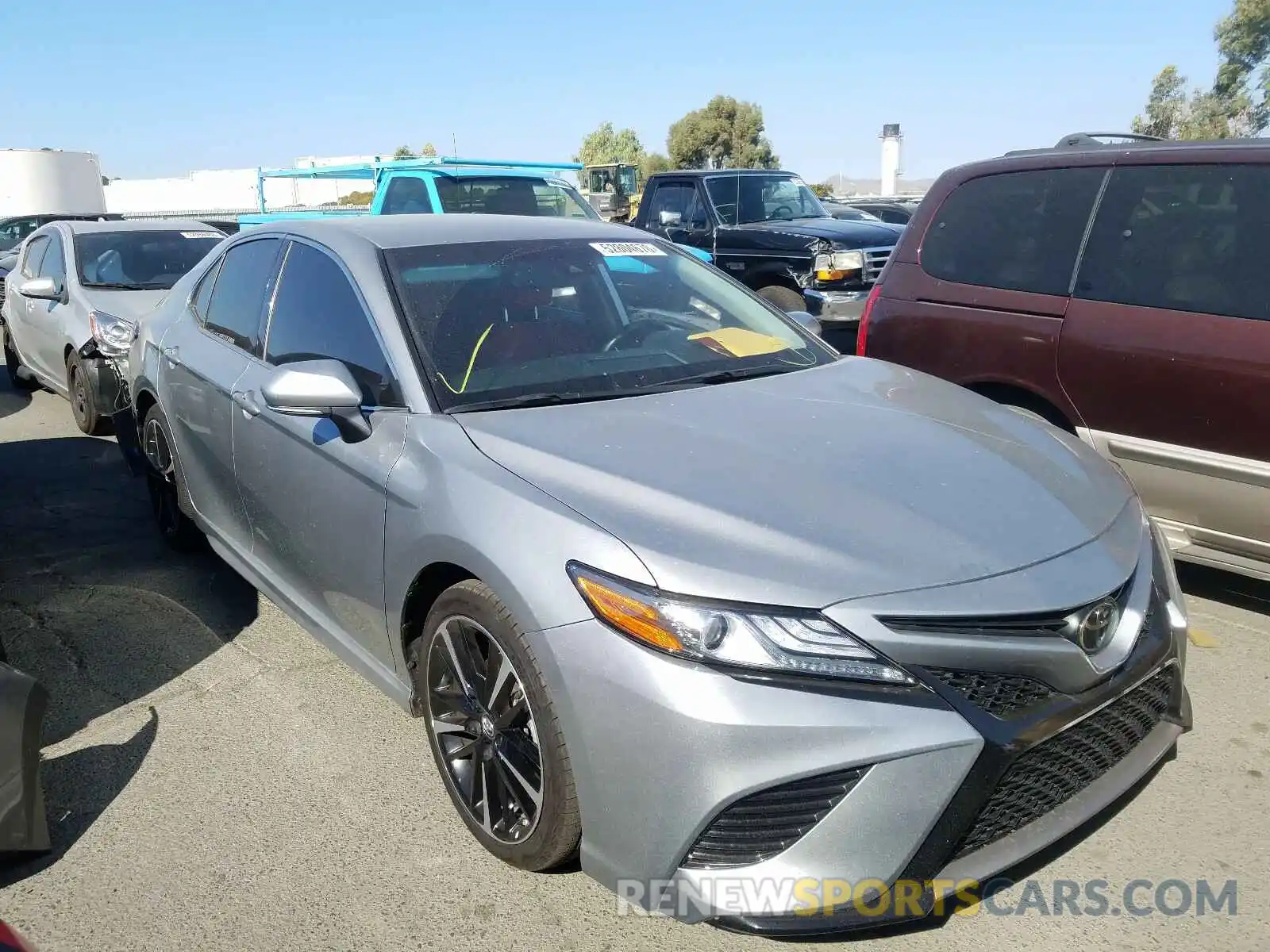 1 Photograph of a damaged car 4T1B61HK8KU186316 TOYOTA CAMRY 2019