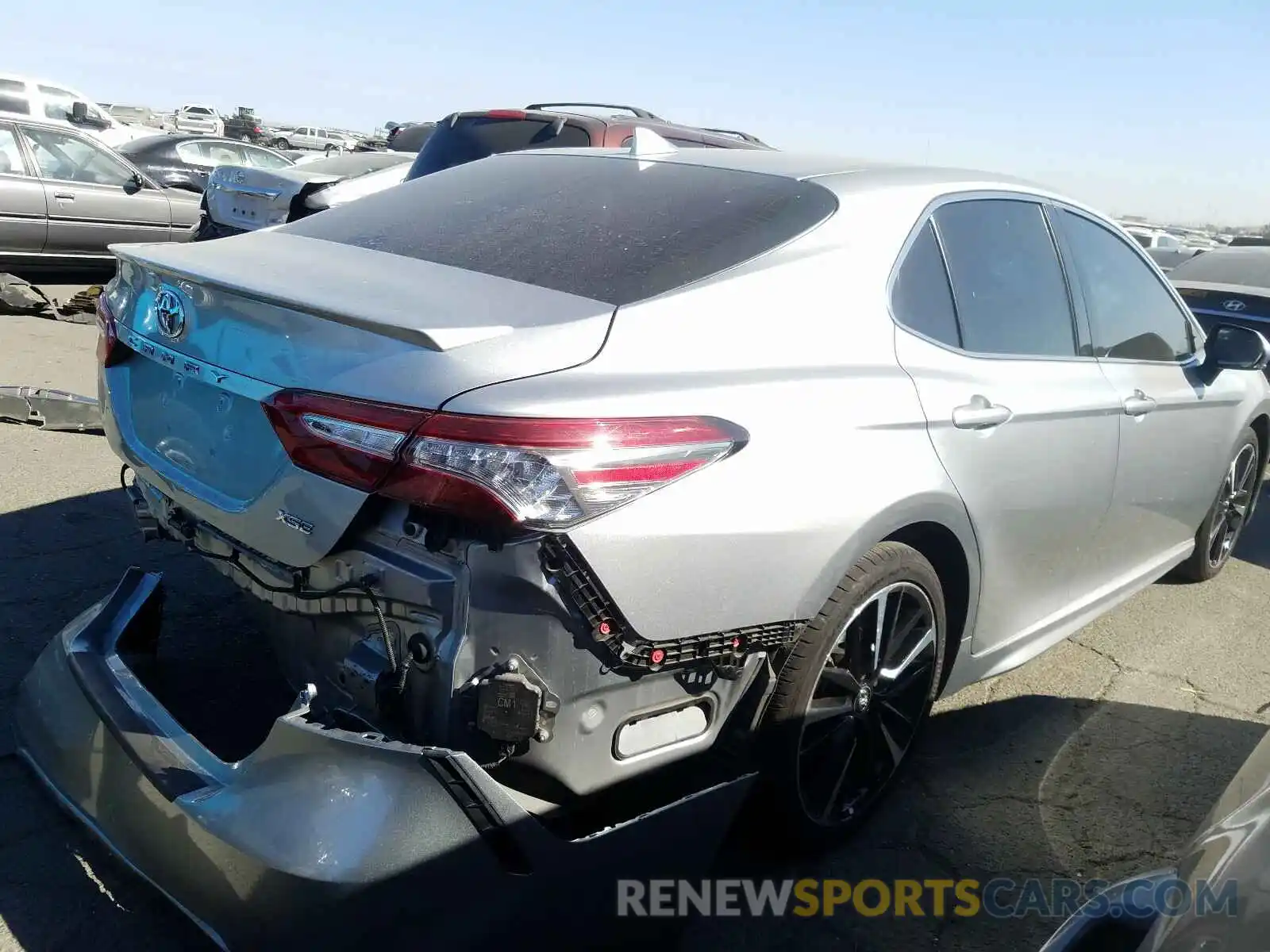 4 Photograph of a damaged car 4T1B61HK8KU186316 TOYOTA CAMRY 2019