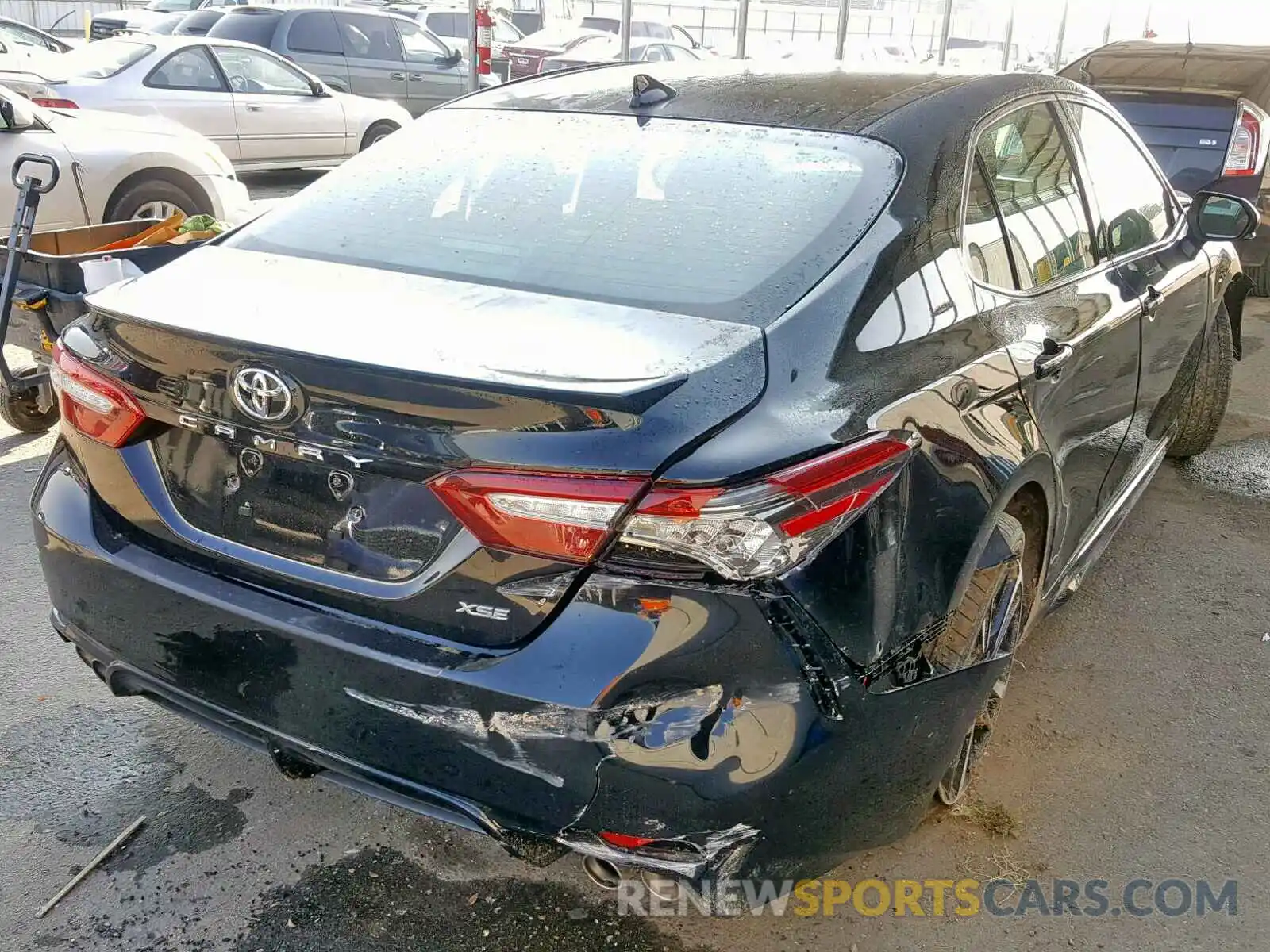 4 Photograph of a damaged car 4T1B61HK8KU189023 TOYOTA CAMRY 2019