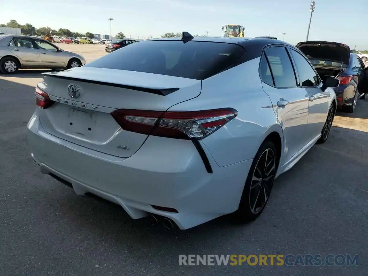 4 Photograph of a damaged car 4T1B61HK8KU197591 TOYOTA CAMRY 2019