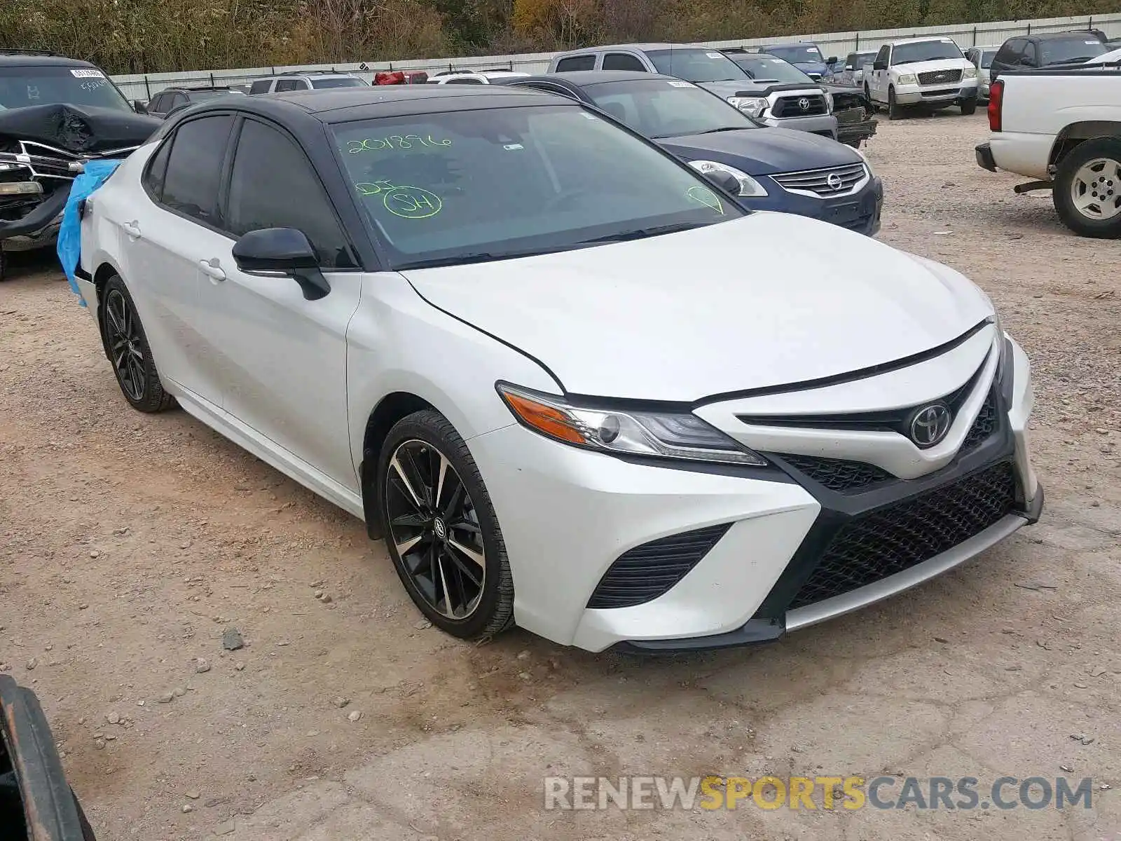 1 Photograph of a damaged car 4T1B61HK8KU201896 TOYOTA CAMRY 2019