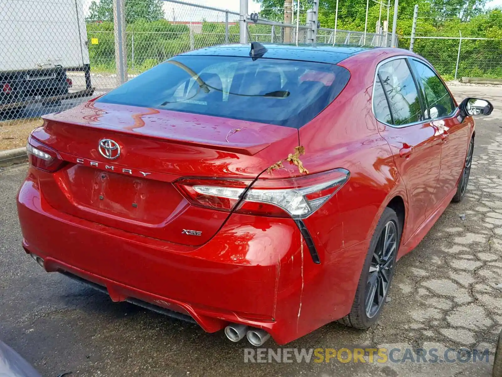 4 Photograph of a damaged car 4T1B61HK8KU202126 TOYOTA CAMRY 2019