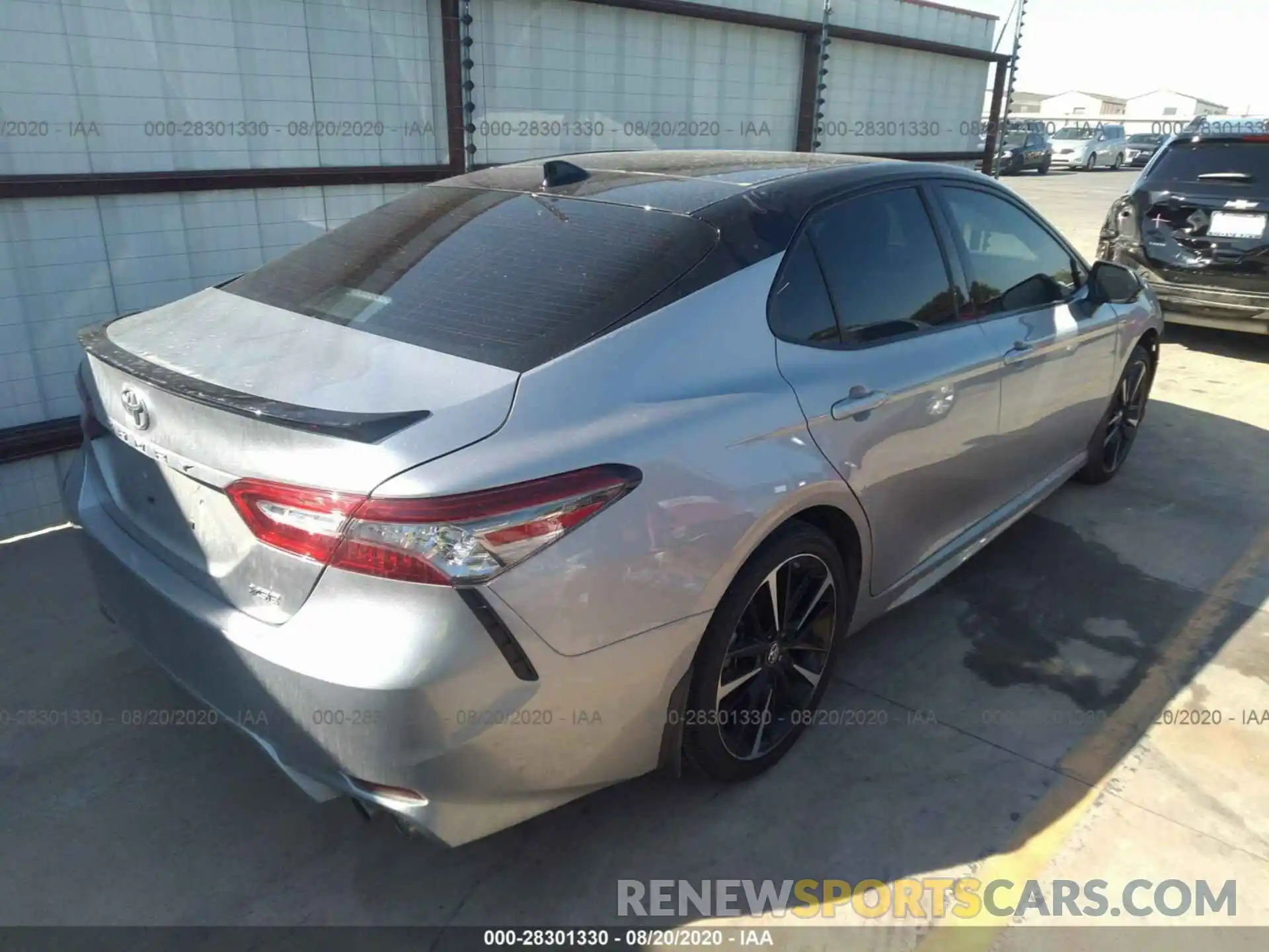 4 Photograph of a damaged car 4T1B61HK8KU205060 TOYOTA CAMRY 2019