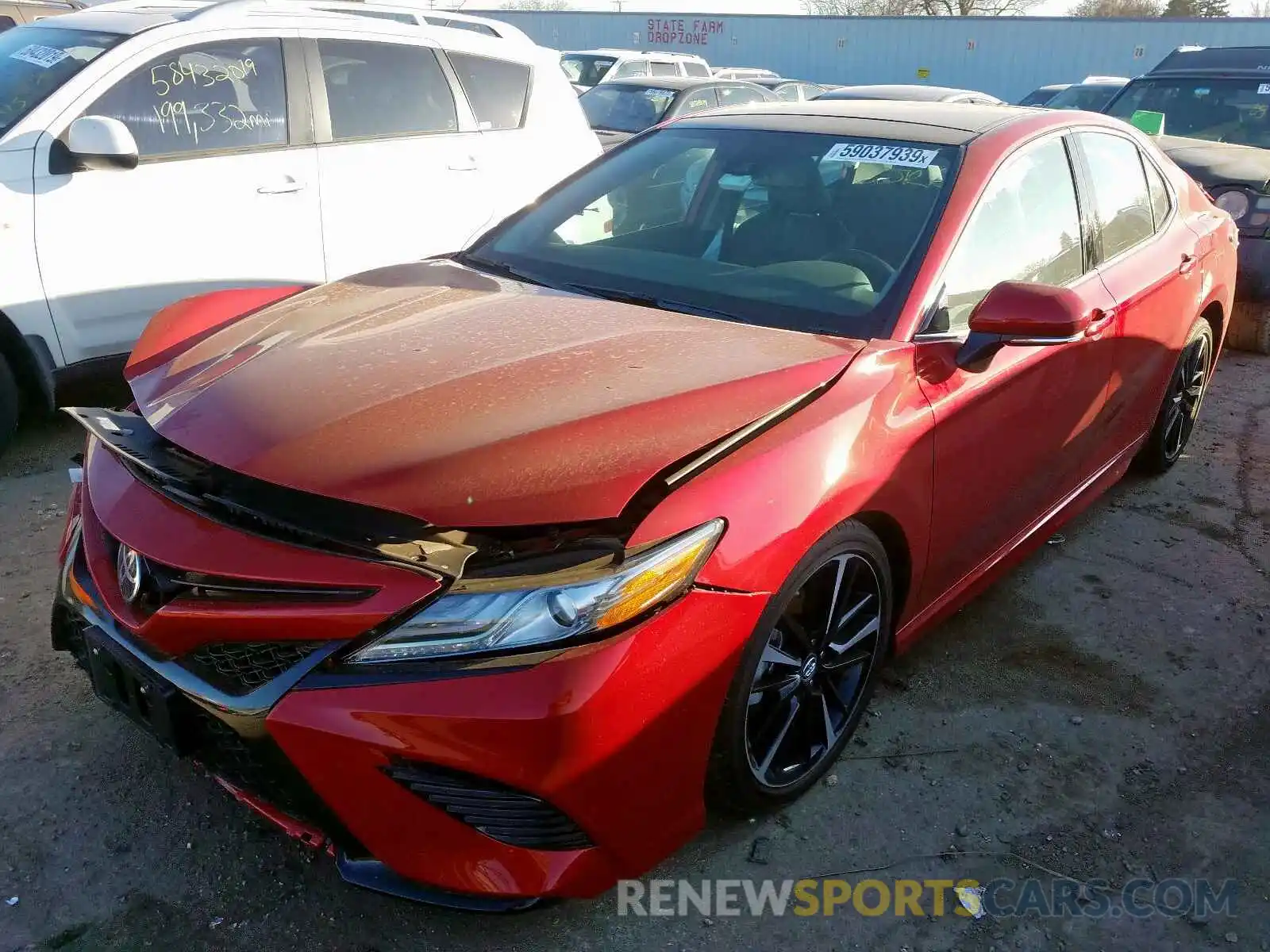 2 Photograph of a damaged car 4T1B61HK8KU205379 TOYOTA CAMRY 2019