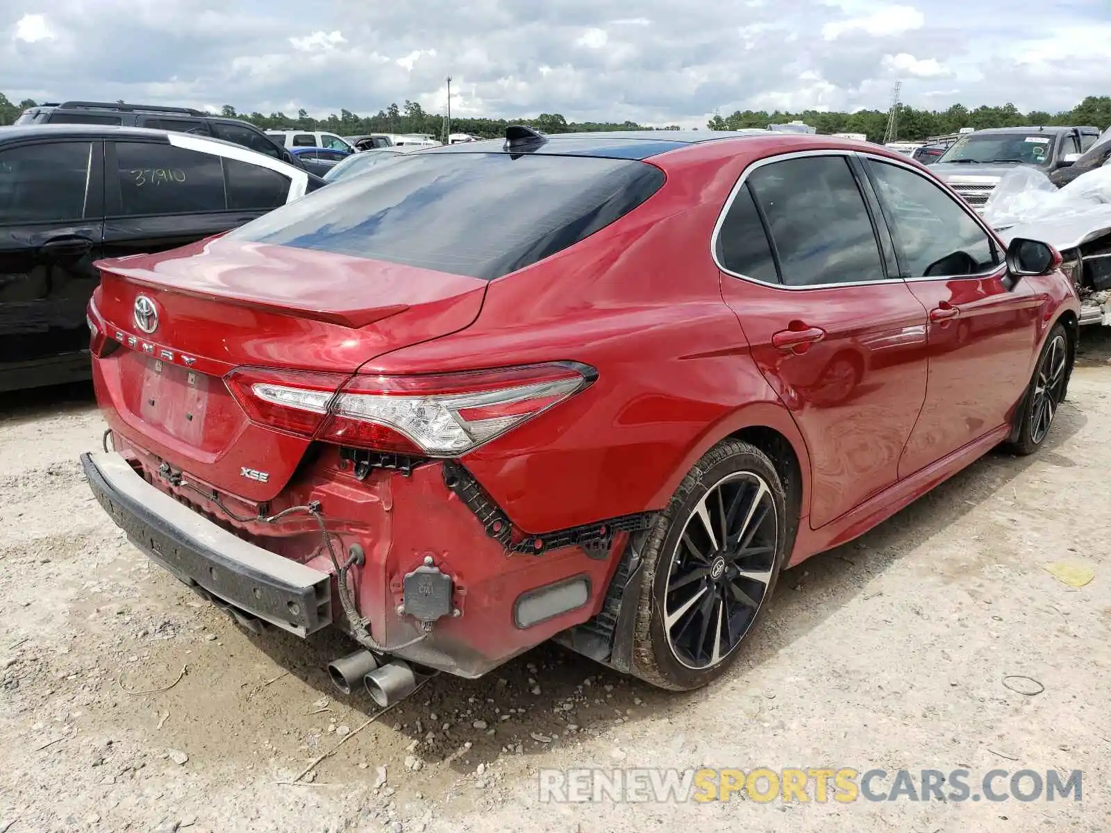 4 Photograph of a damaged car 4T1B61HK8KU223378 TOYOTA CAMRY 2019