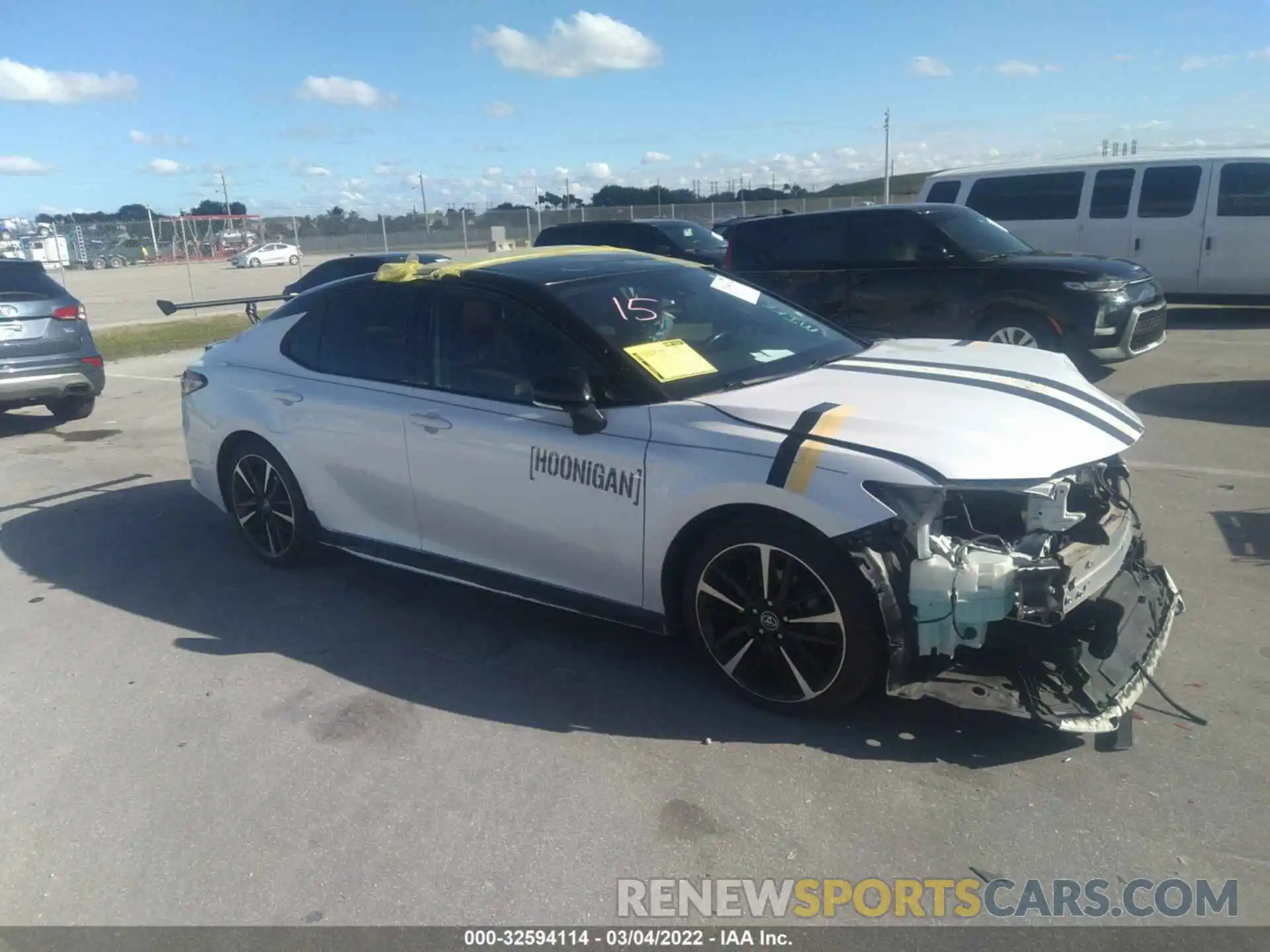 1 Photograph of a damaged car 4T1B61HK8KU235997 TOYOTA CAMRY 2019