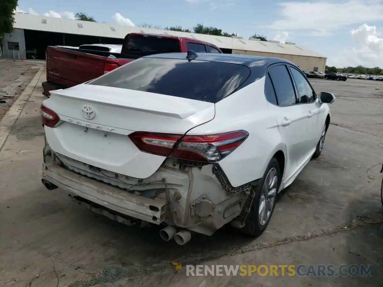 4 Photograph of a damaged car 4T1B61HK8KU246207 TOYOTA CAMRY 2019