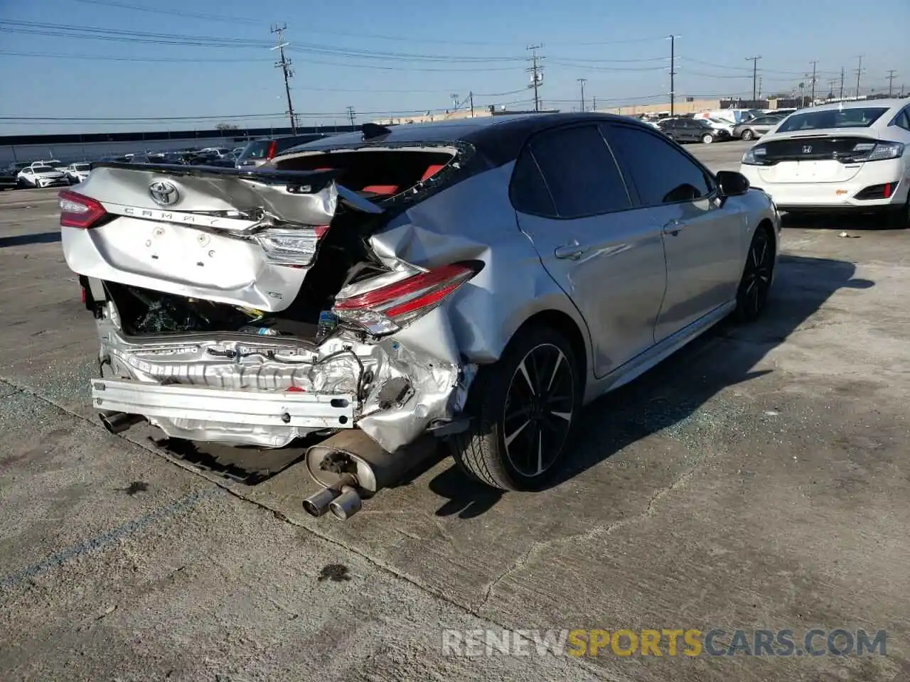 4 Photograph of a damaged car 4T1B61HK8KU257045 TOYOTA CAMRY 2019