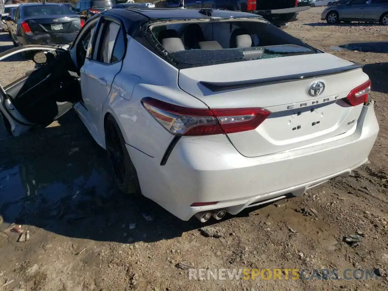 3 Photograph of a damaged car 4T1B61HK8KU261001 TOYOTA CAMRY 2019