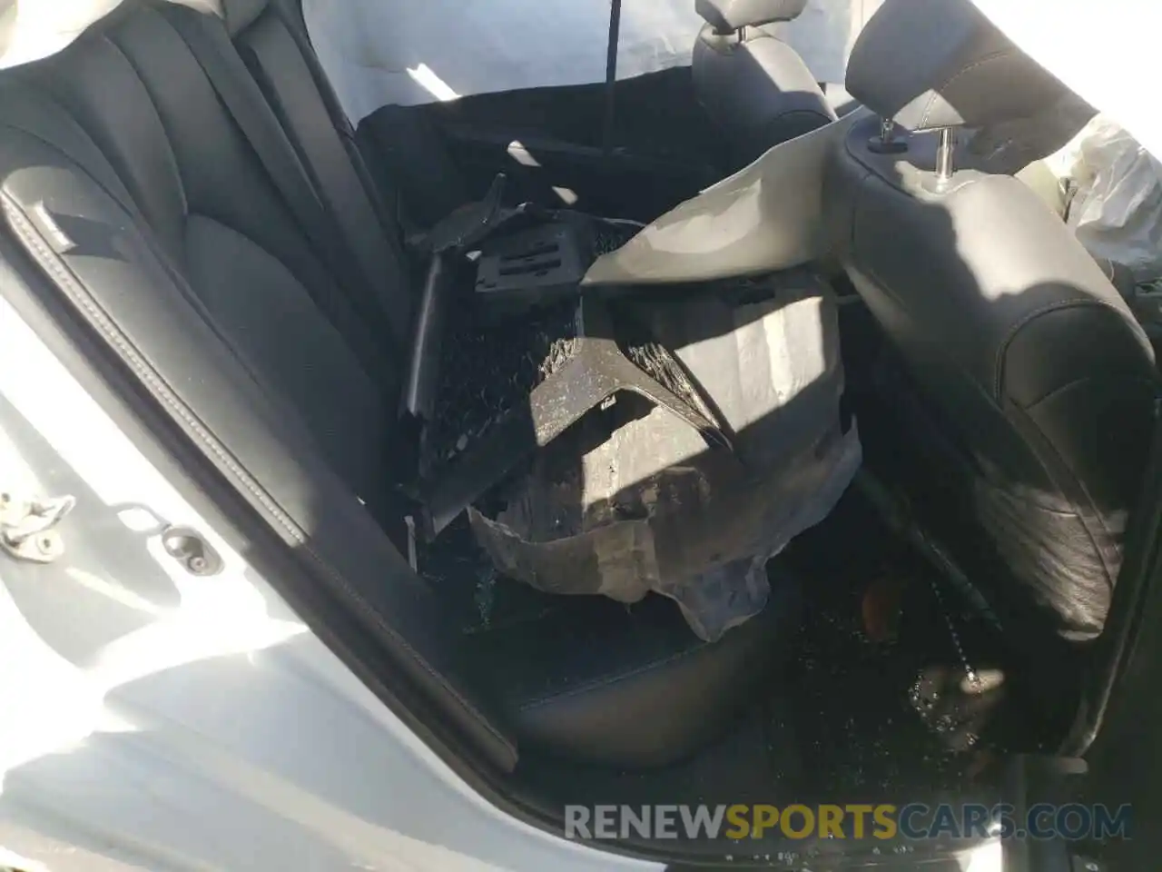 6 Photograph of a damaged car 4T1B61HK8KU261001 TOYOTA CAMRY 2019