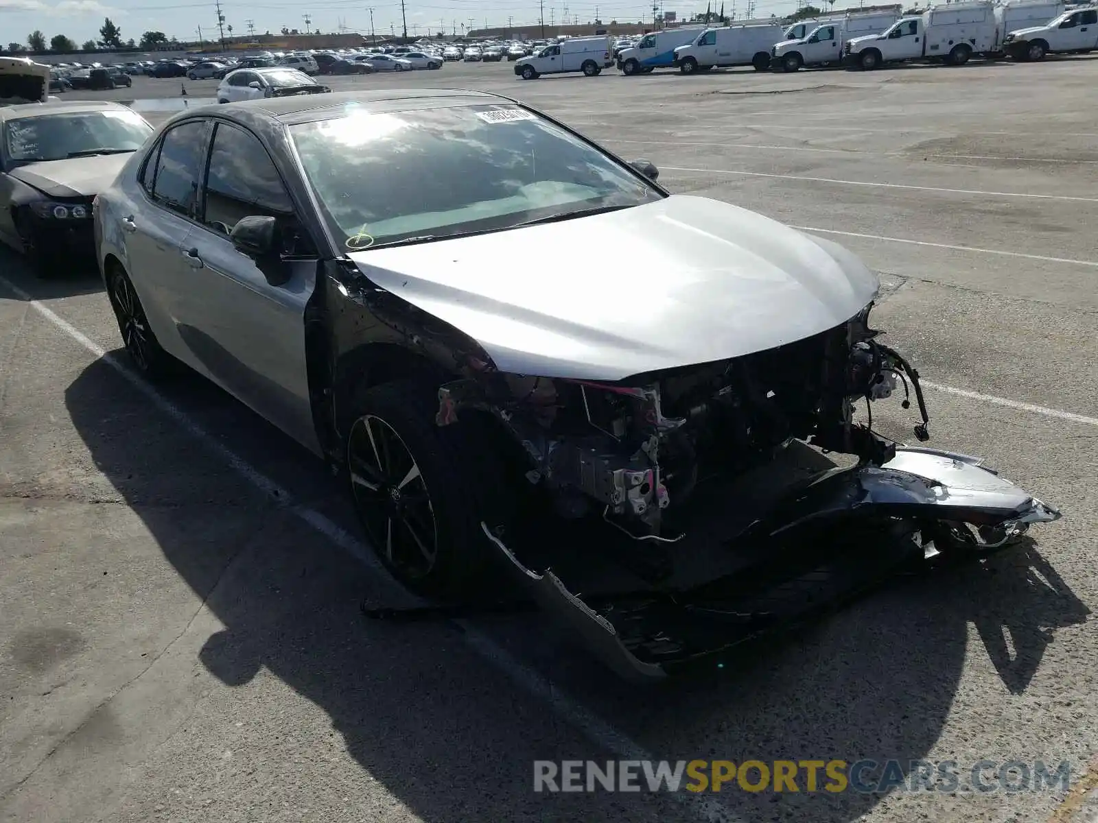 1 Photograph of a damaged car 4T1B61HK8KU264691 TOYOTA CAMRY 2019