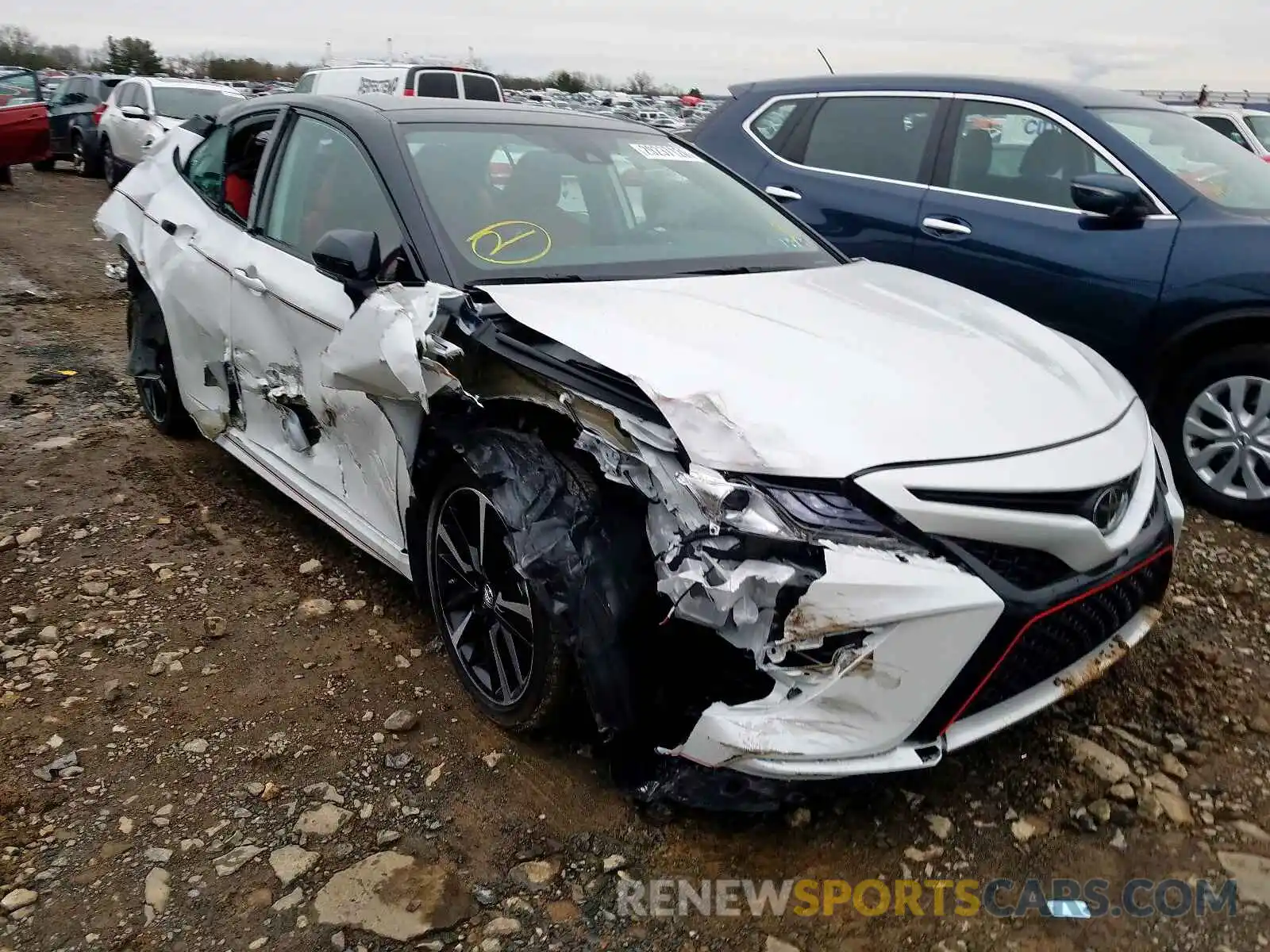 1 Photograph of a damaged car 4T1B61HK8KU268644 TOYOTA CAMRY 2019