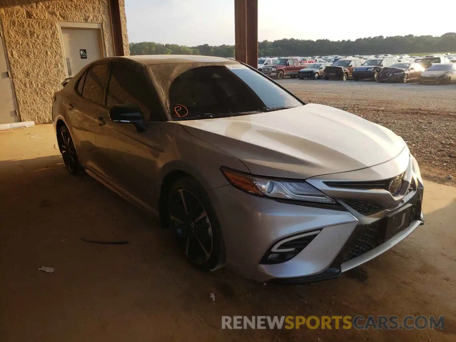 1 Photograph of a damaged car 4T1B61HK8KU272886 TOYOTA CAMRY 2019