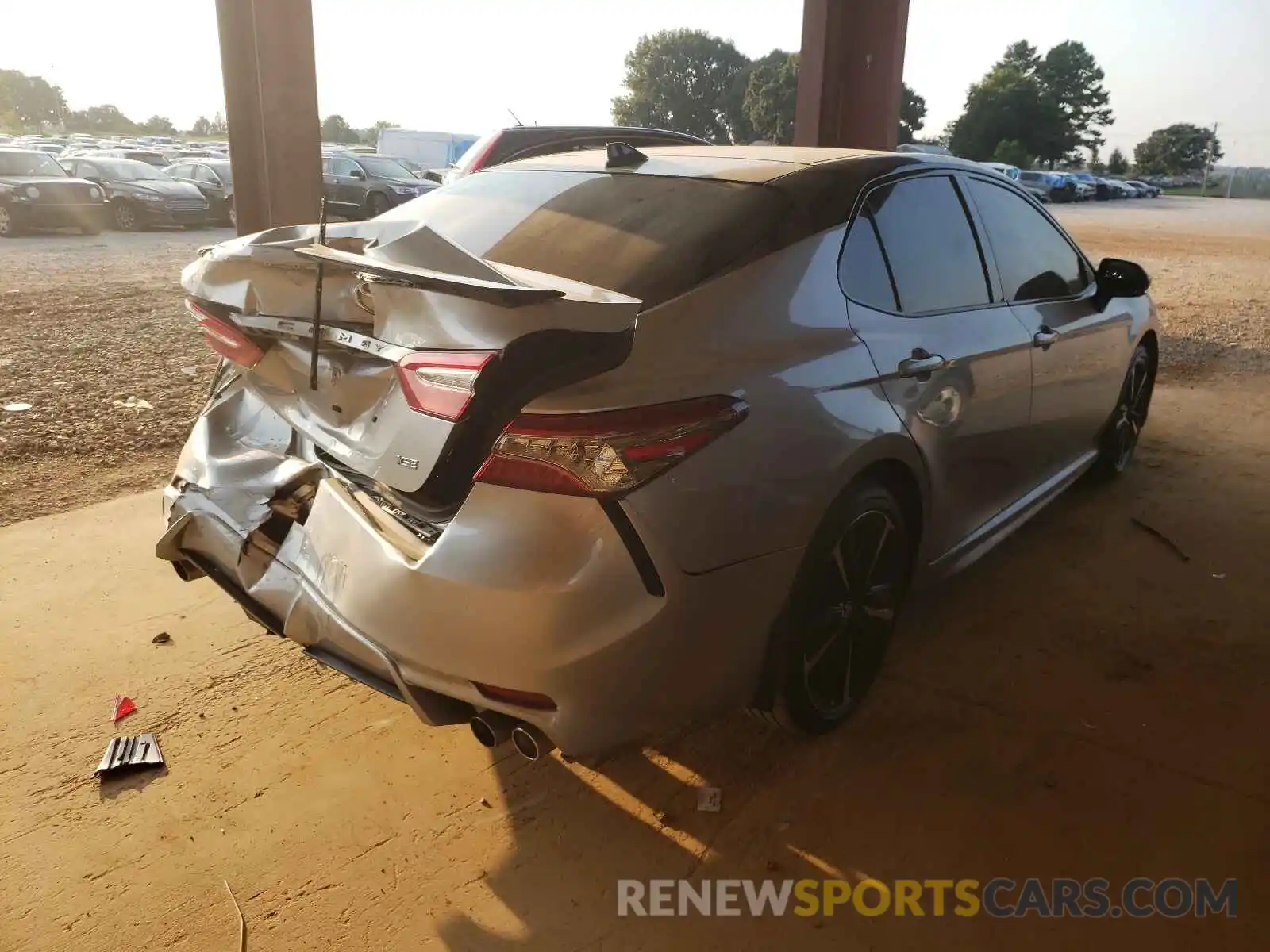 4 Photograph of a damaged car 4T1B61HK8KU272886 TOYOTA CAMRY 2019