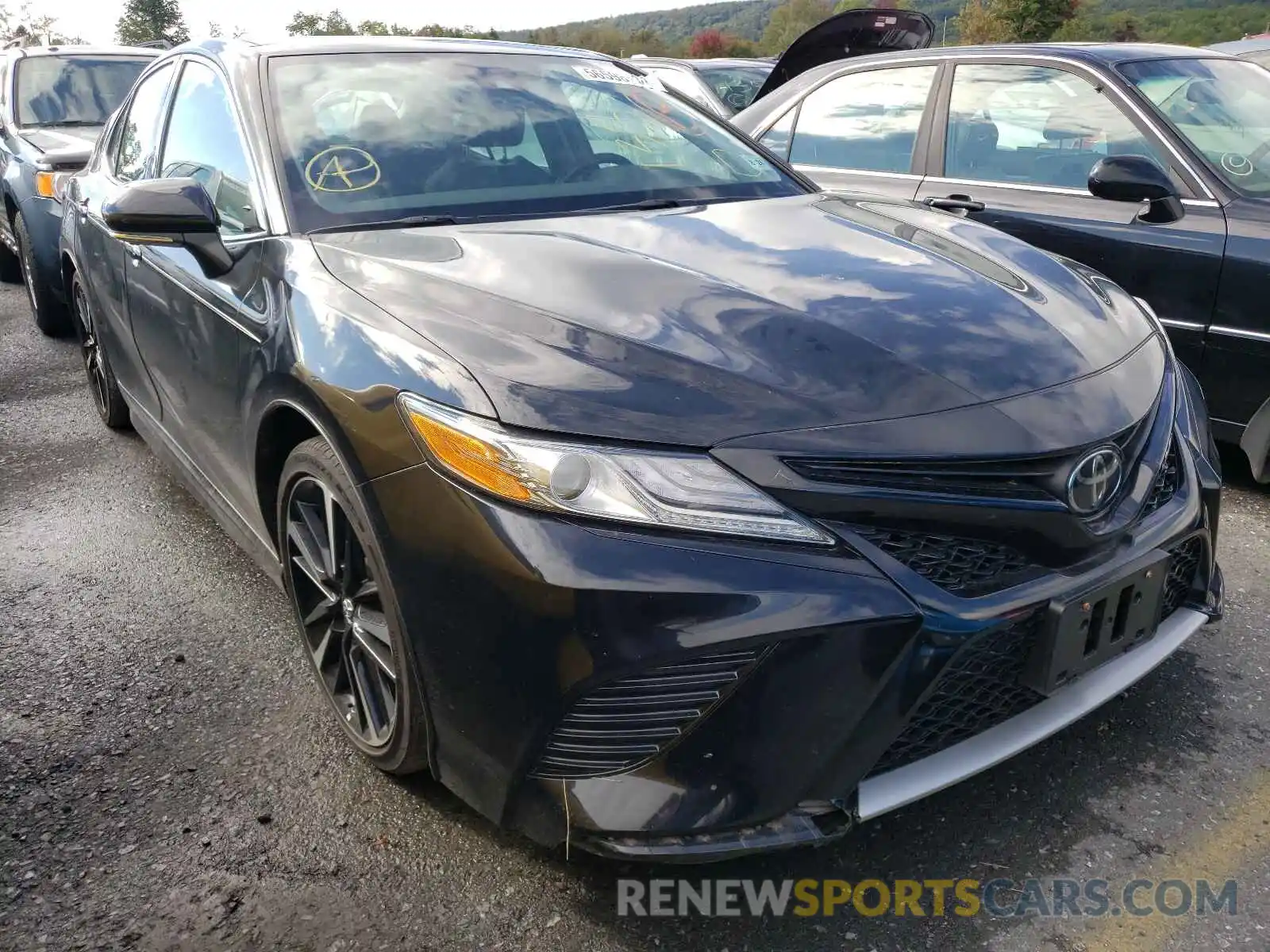 1 Photograph of a damaged car 4T1B61HK8KU274086 TOYOTA CAMRY 2019