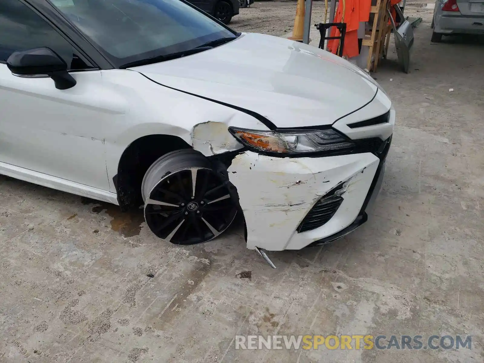 9 Photograph of a damaged car 4T1B61HK8KU278235 TOYOTA CAMRY 2019