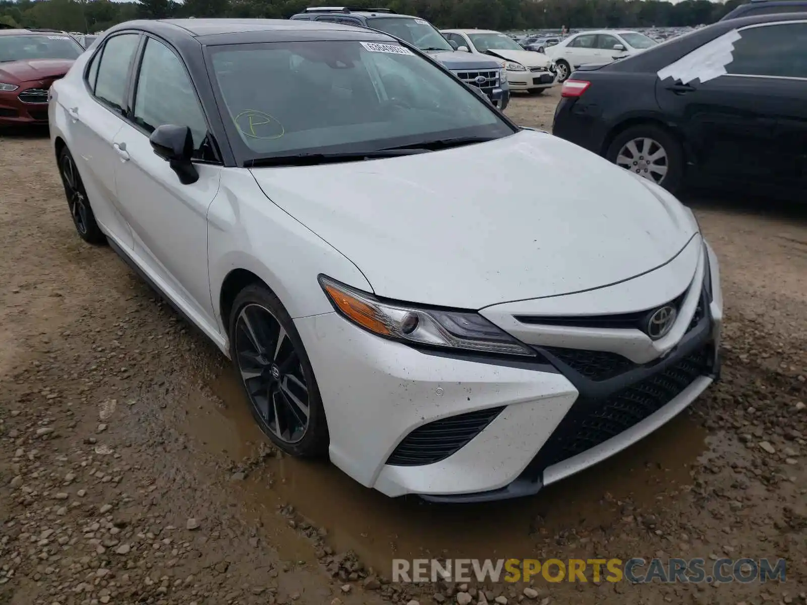 1 Photograph of a damaged car 4T1B61HK8KU279806 TOYOTA CAMRY 2019