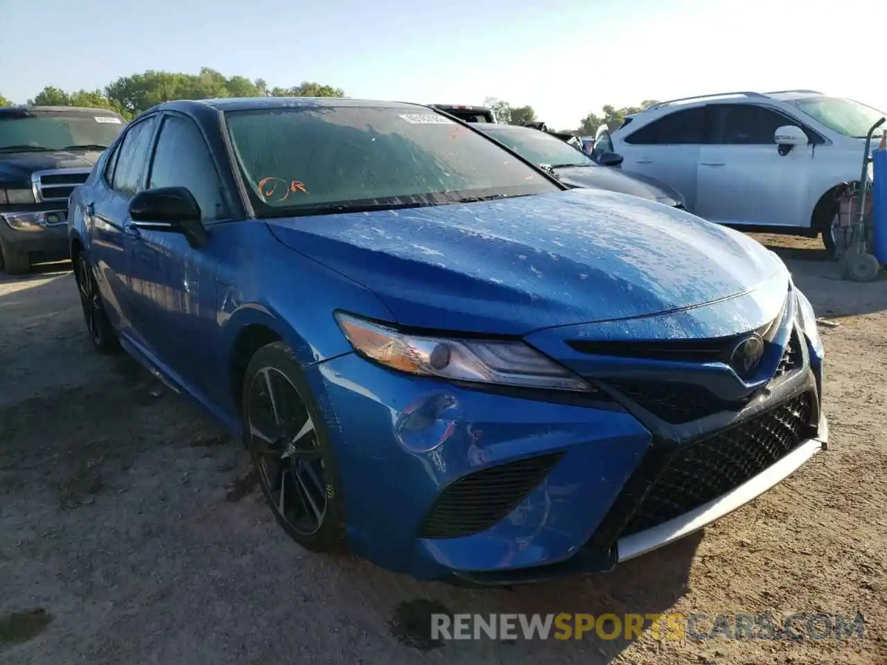 1 Photograph of a damaged car 4T1B61HK8KU281958 TOYOTA CAMRY 2019