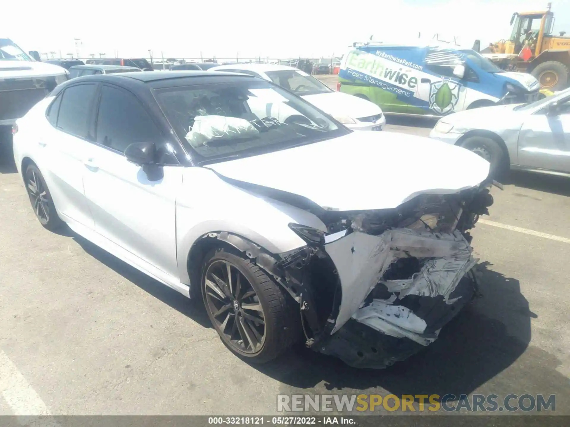 1 Photograph of a damaged car 4T1B61HK8KU289302 TOYOTA CAMRY 2019