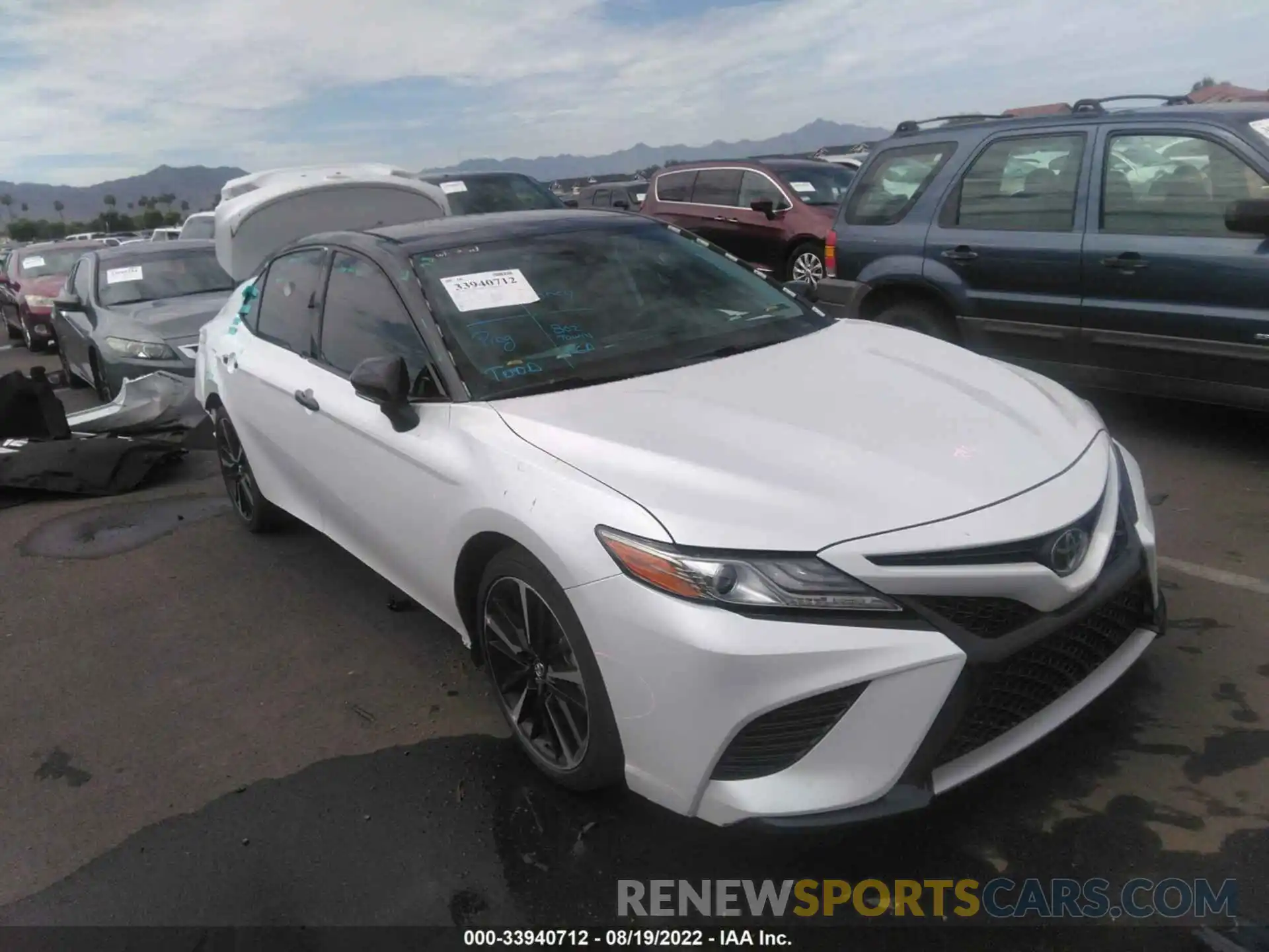 1 Photograph of a damaged car 4T1B61HK8KU295116 TOYOTA CAMRY 2019