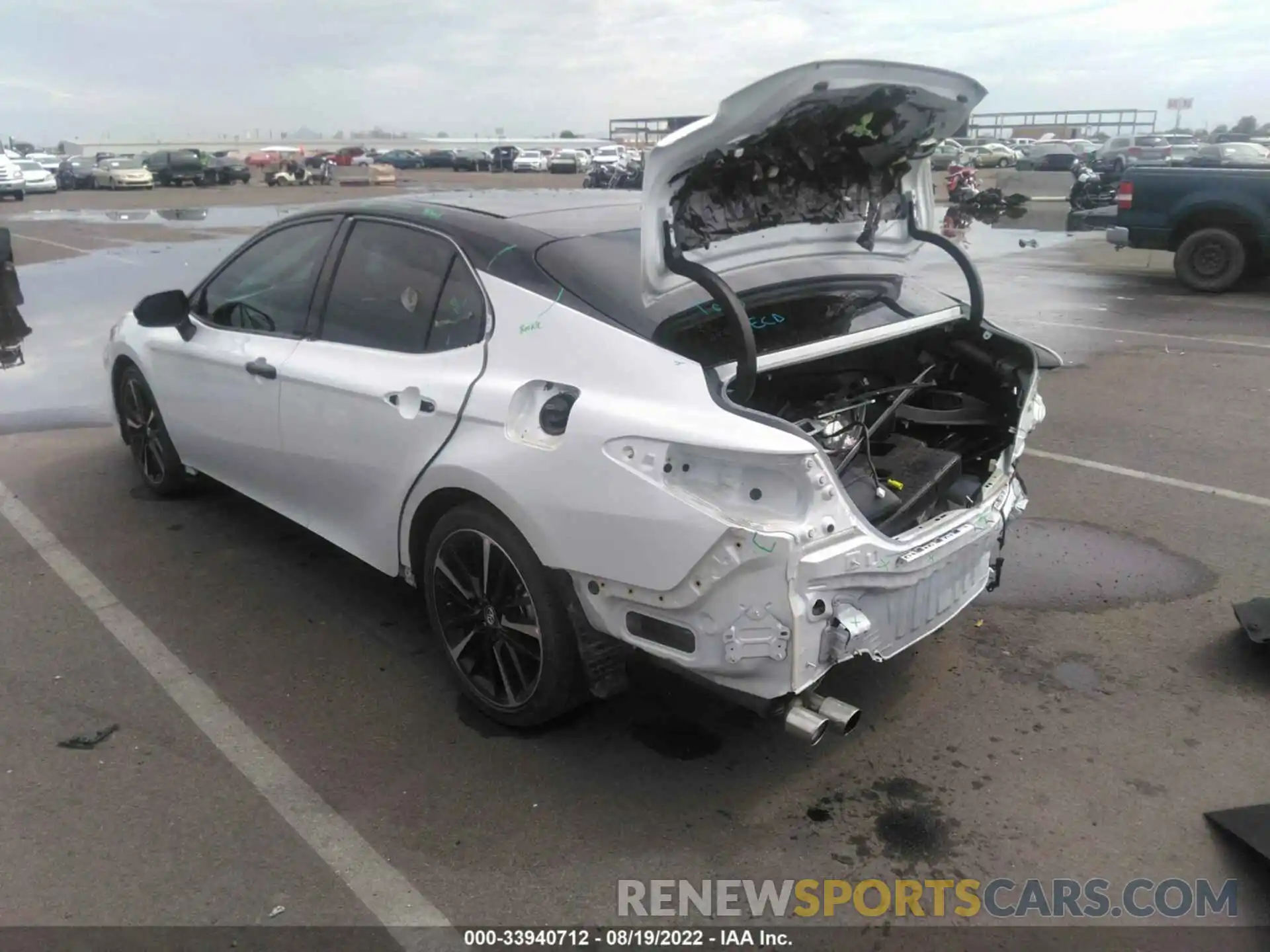 6 Photograph of a damaged car 4T1B61HK8KU295116 TOYOTA CAMRY 2019