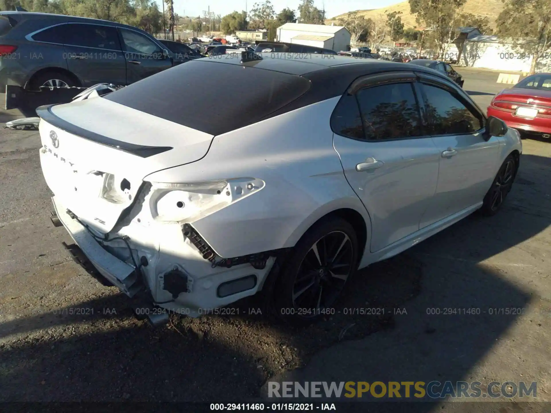 4 Photograph of a damaged car 4T1B61HK8KU295455 TOYOTA CAMRY 2019