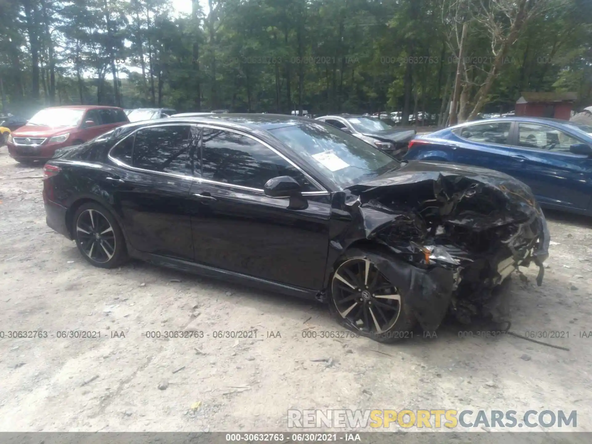 1 Photograph of a damaged car 4T1B61HK8KU300329 TOYOTA CAMRY 2019