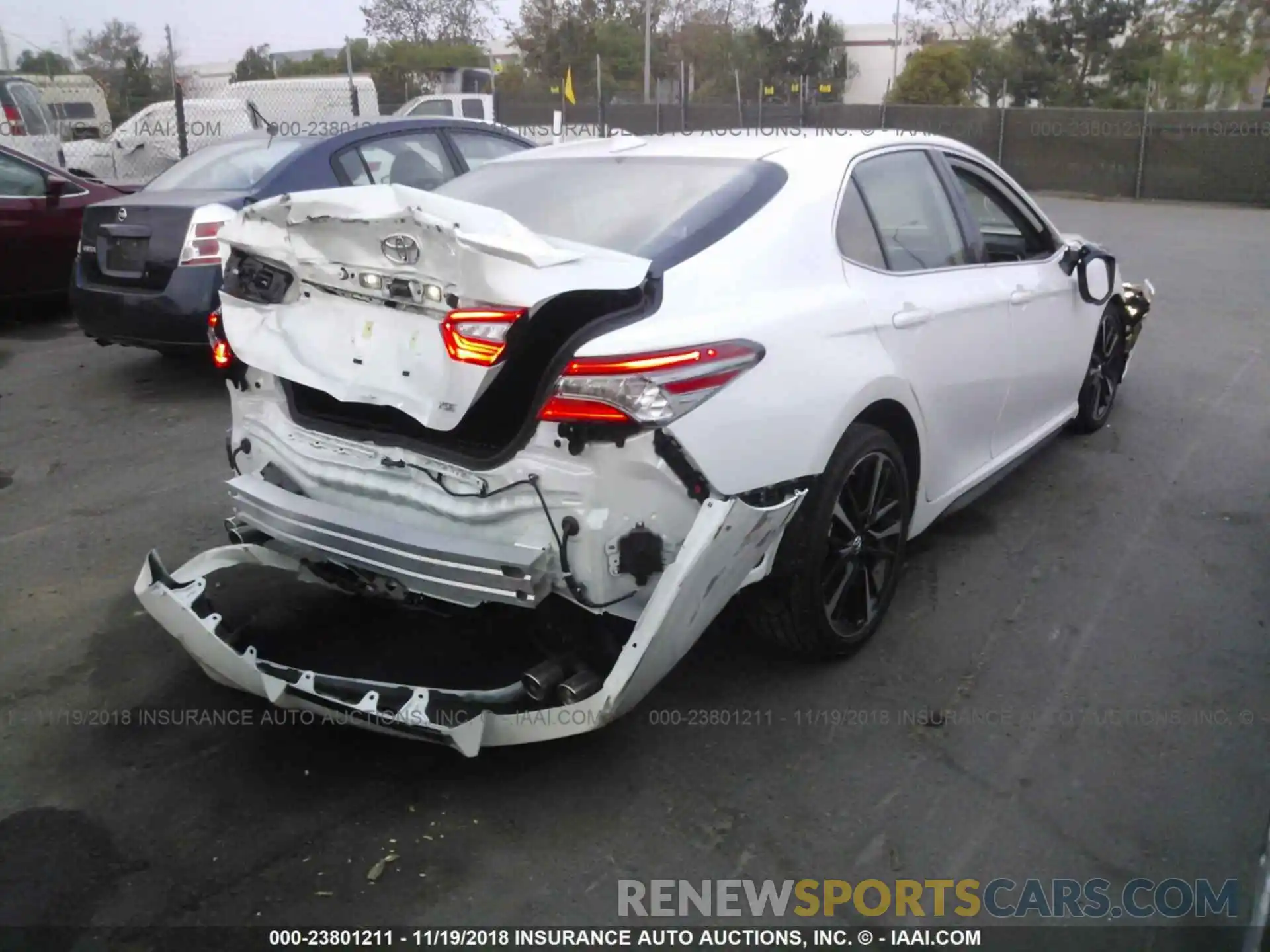 4 Photograph of a damaged car 4T1B61HK8KU681163 TOYOTA CAMRY 2019