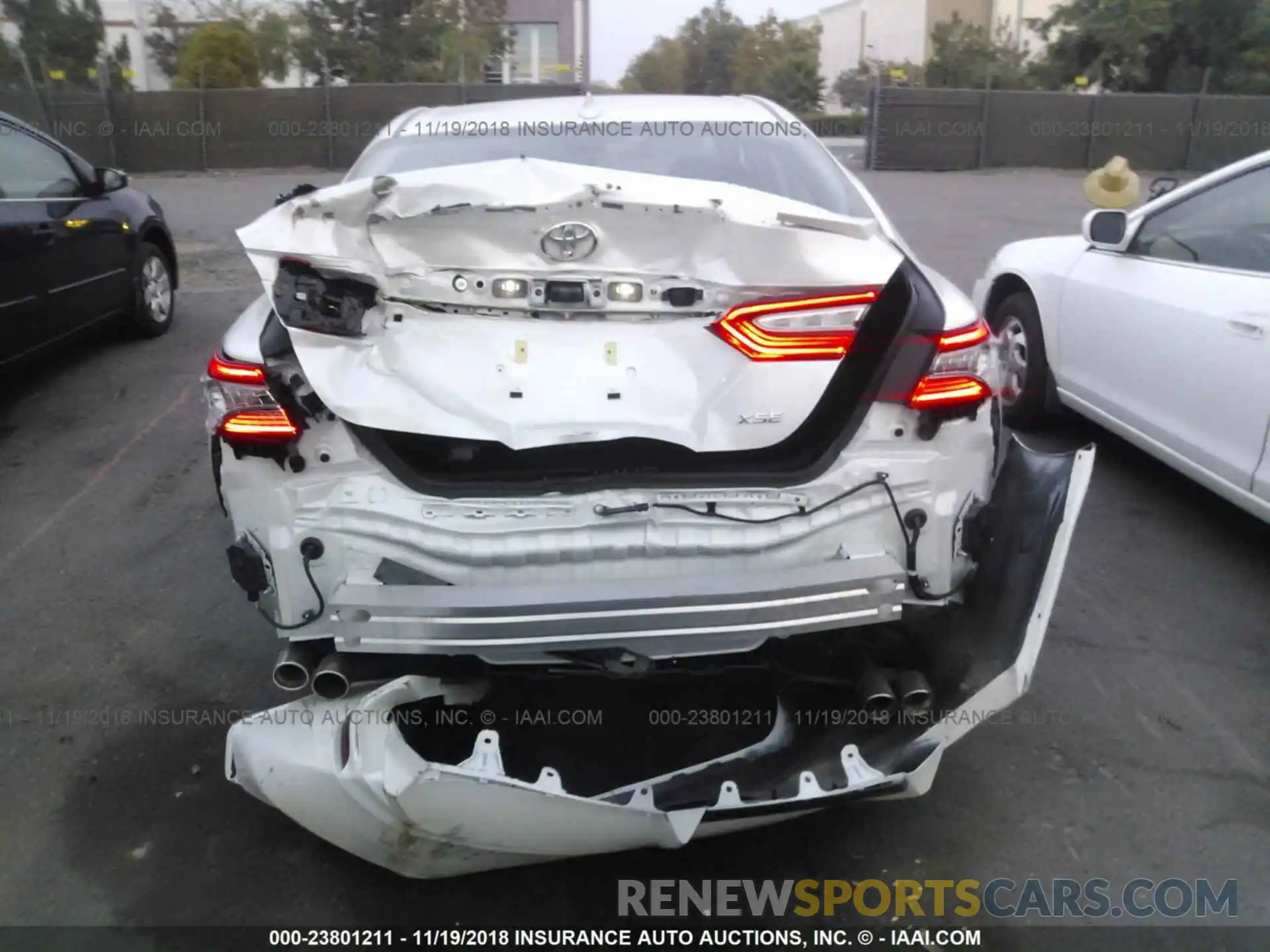 6 Photograph of a damaged car 4T1B61HK8KU681163 TOYOTA CAMRY 2019