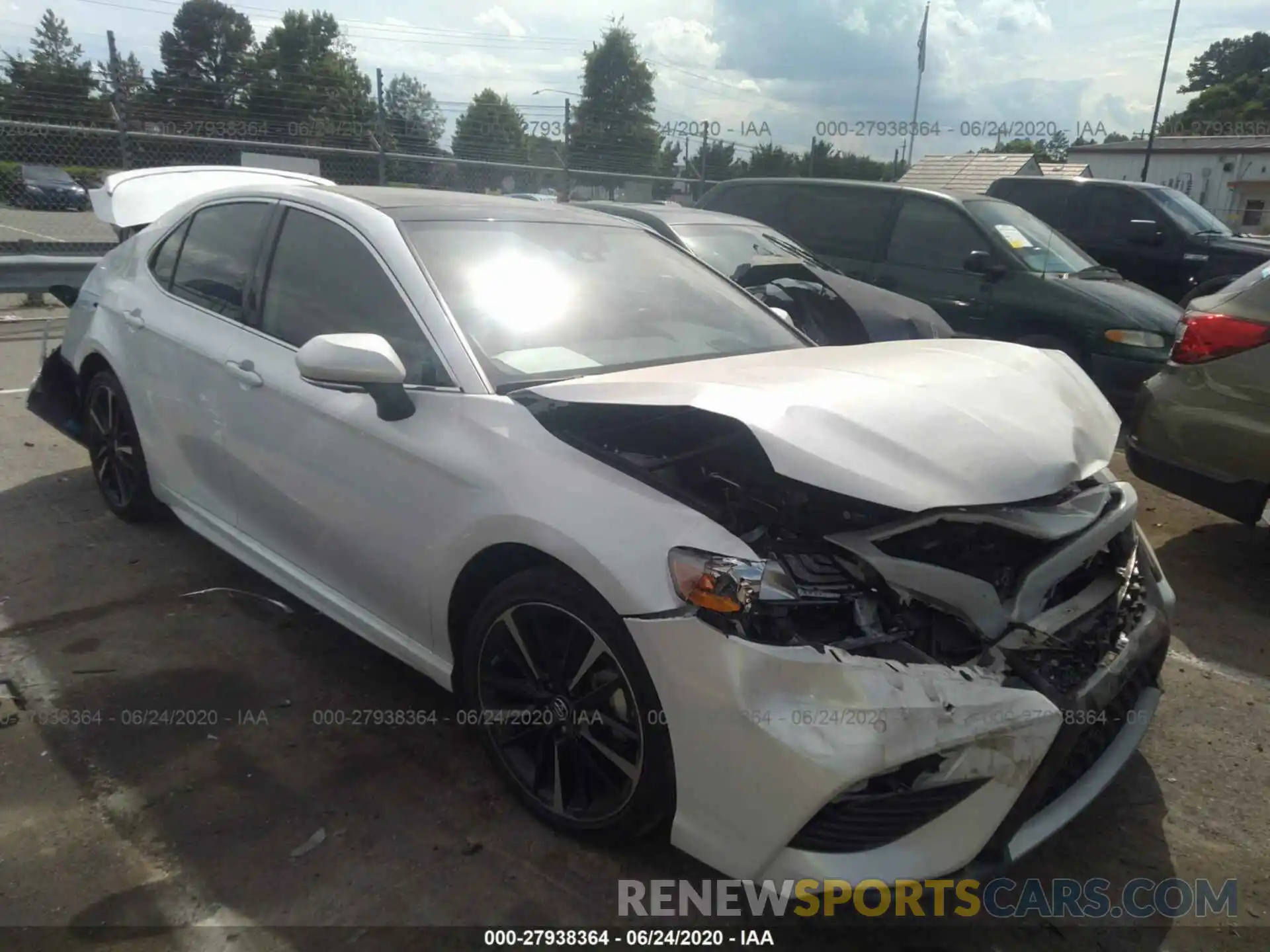 1 Photograph of a damaged car 4T1B61HK8KU681356 TOYOTA CAMRY 2019