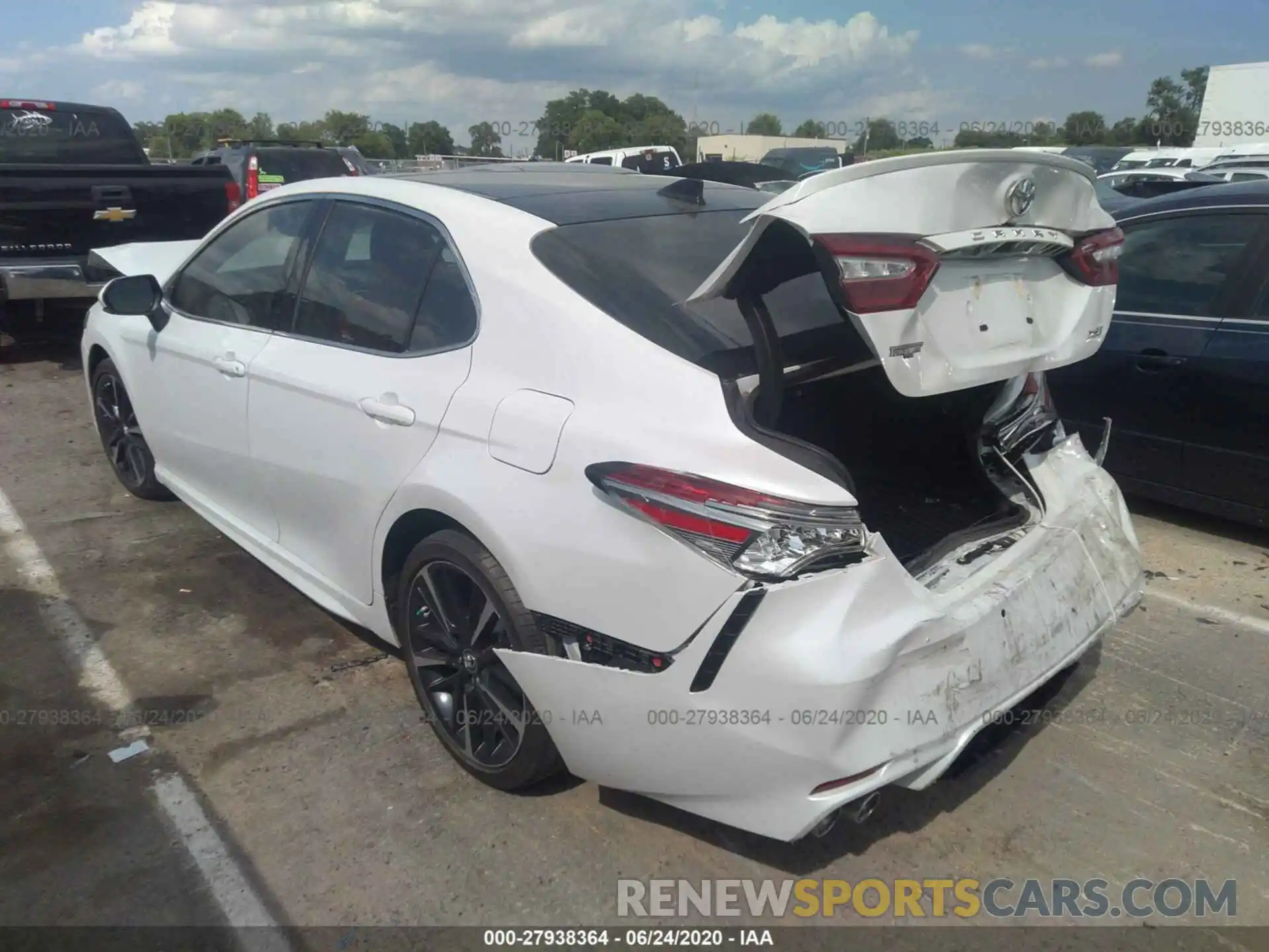 3 Photograph of a damaged car 4T1B61HK8KU681356 TOYOTA CAMRY 2019