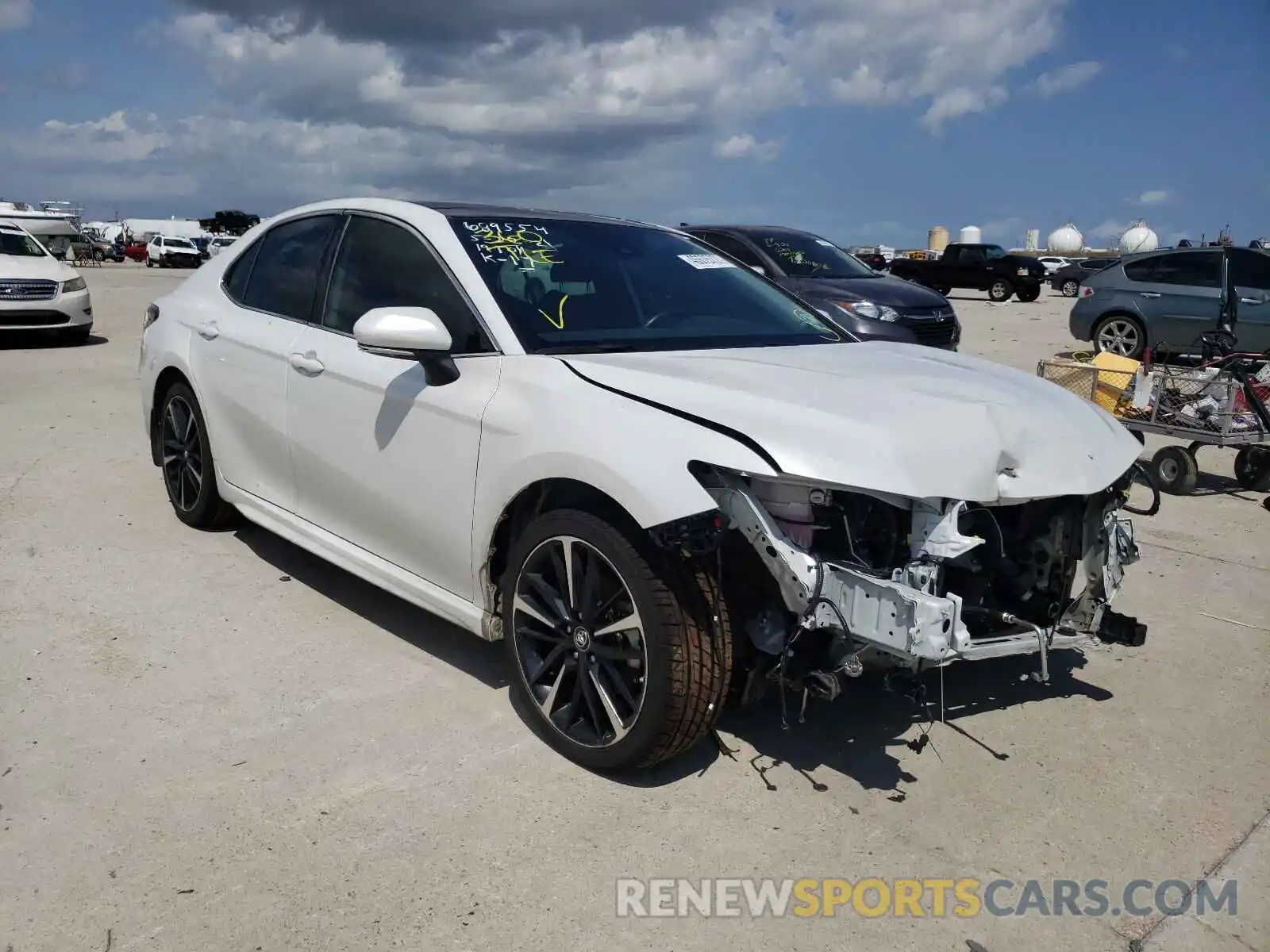 1 Photograph of a damaged car 4T1B61HK8KU689554 TOYOTA CAMRY 2019