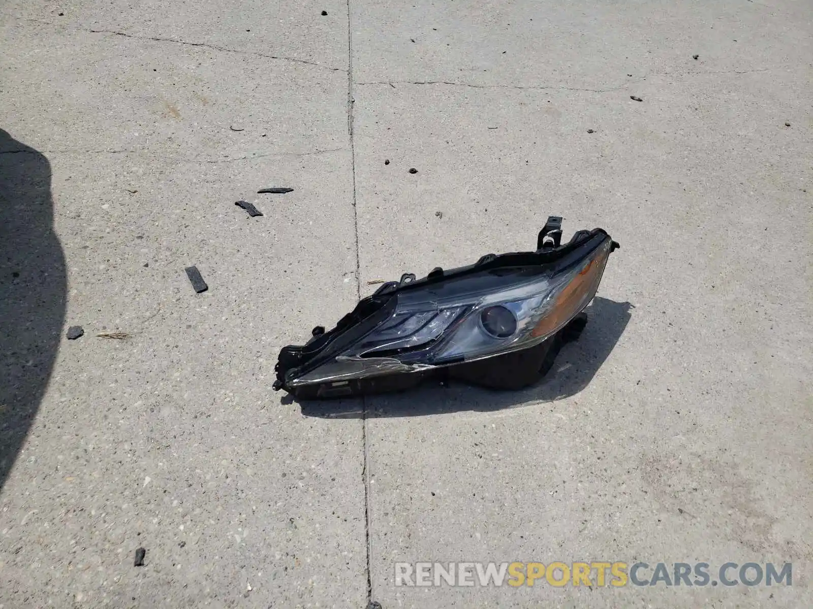 9 Photograph of a damaged car 4T1B61HK8KU689554 TOYOTA CAMRY 2019